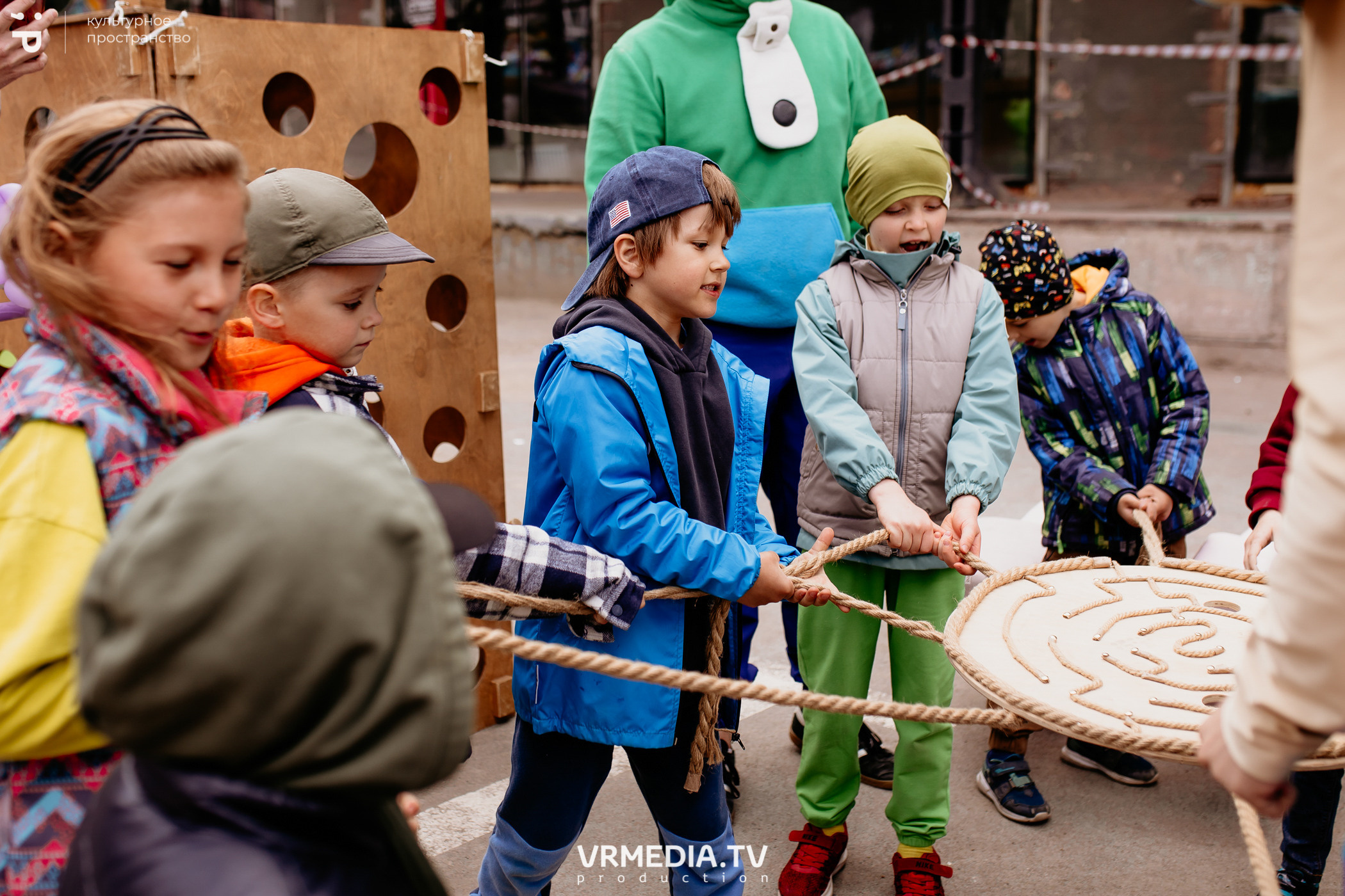 ВСТРЕЧАЙ ЛЕТО С DETISKAZKA42 в культурном пространстве «Редакция»
