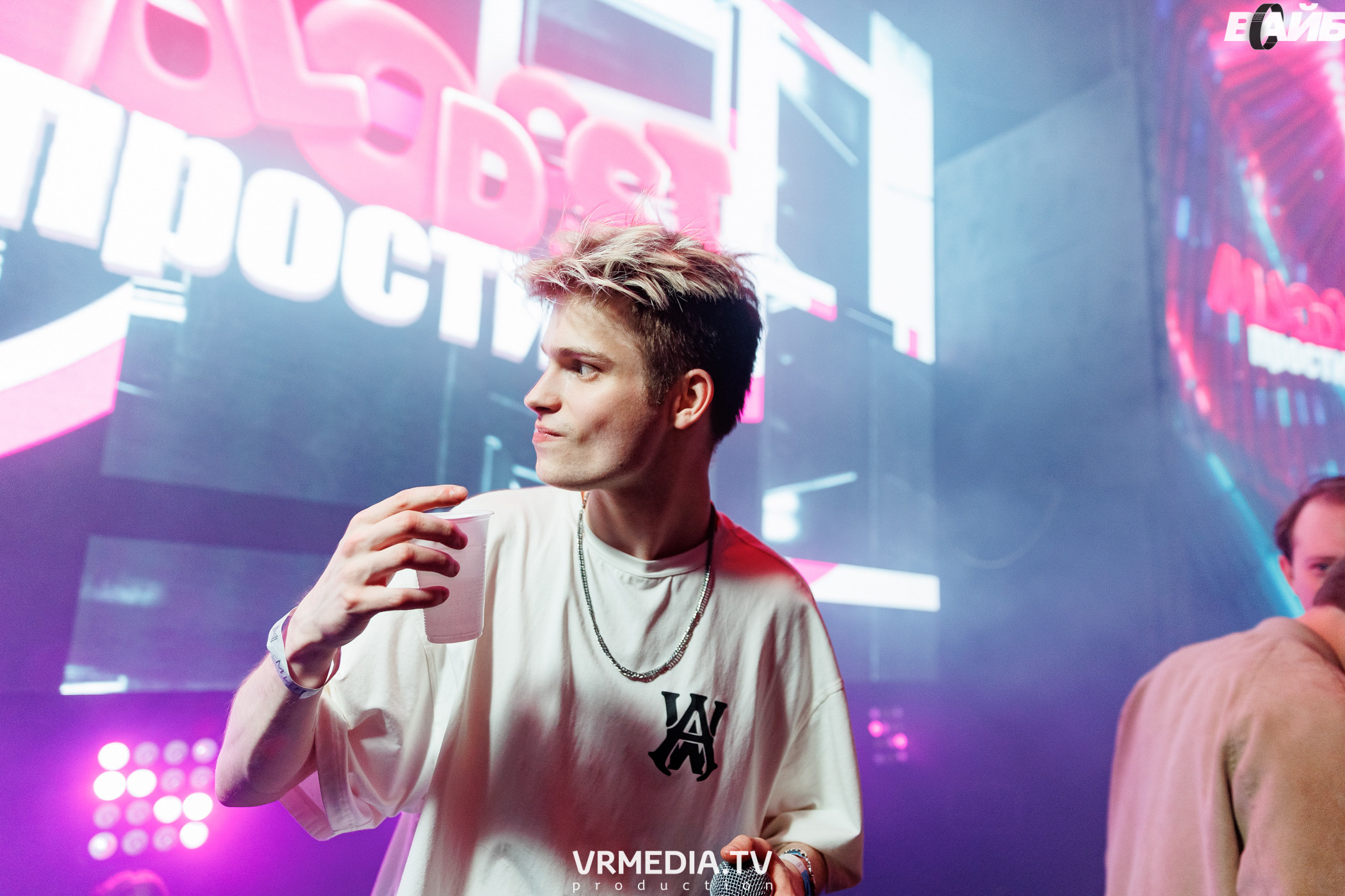 Молодость простит