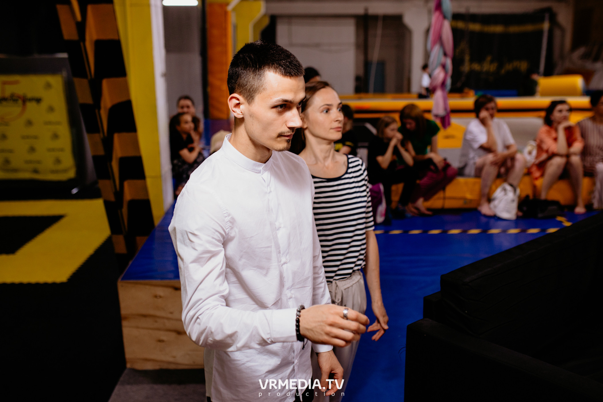 Соревнования по прыжкам на батуте в «Apache Jump»