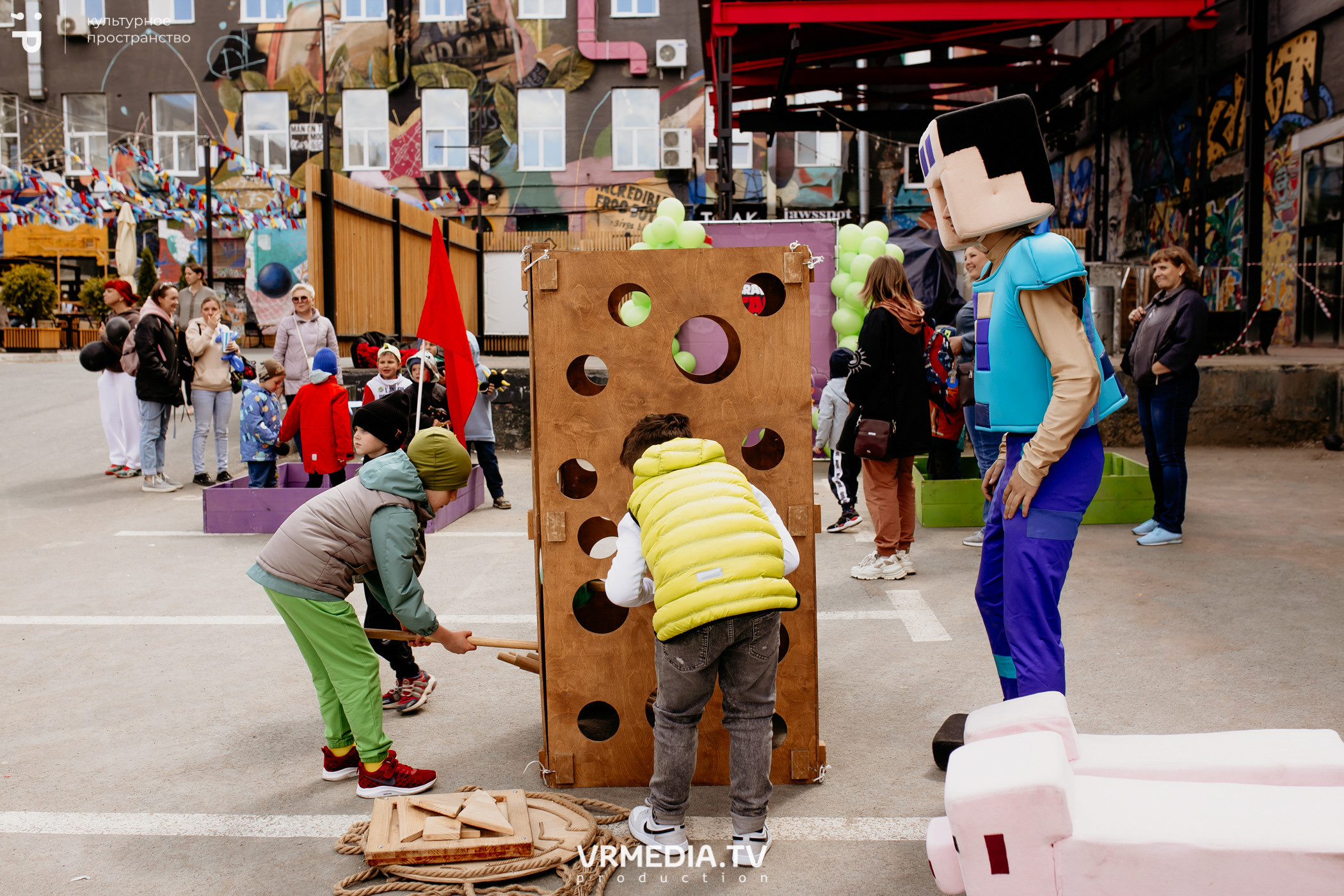 ВСТРЕЧАЙ ЛЕТО С DETISKAZKA42 в культурном пространстве «Редакция»