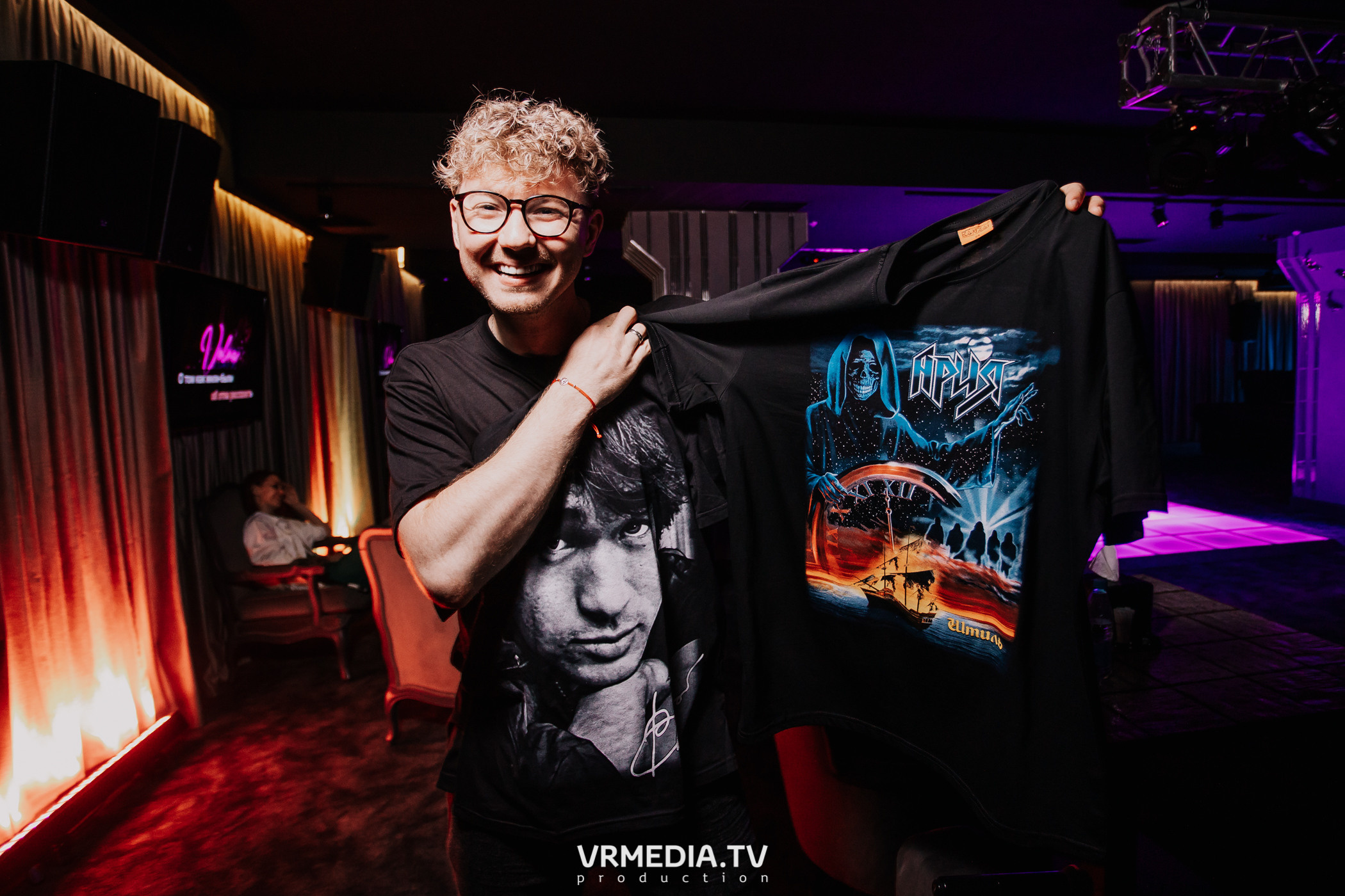 Русский рок в караоке-баре «Volna»