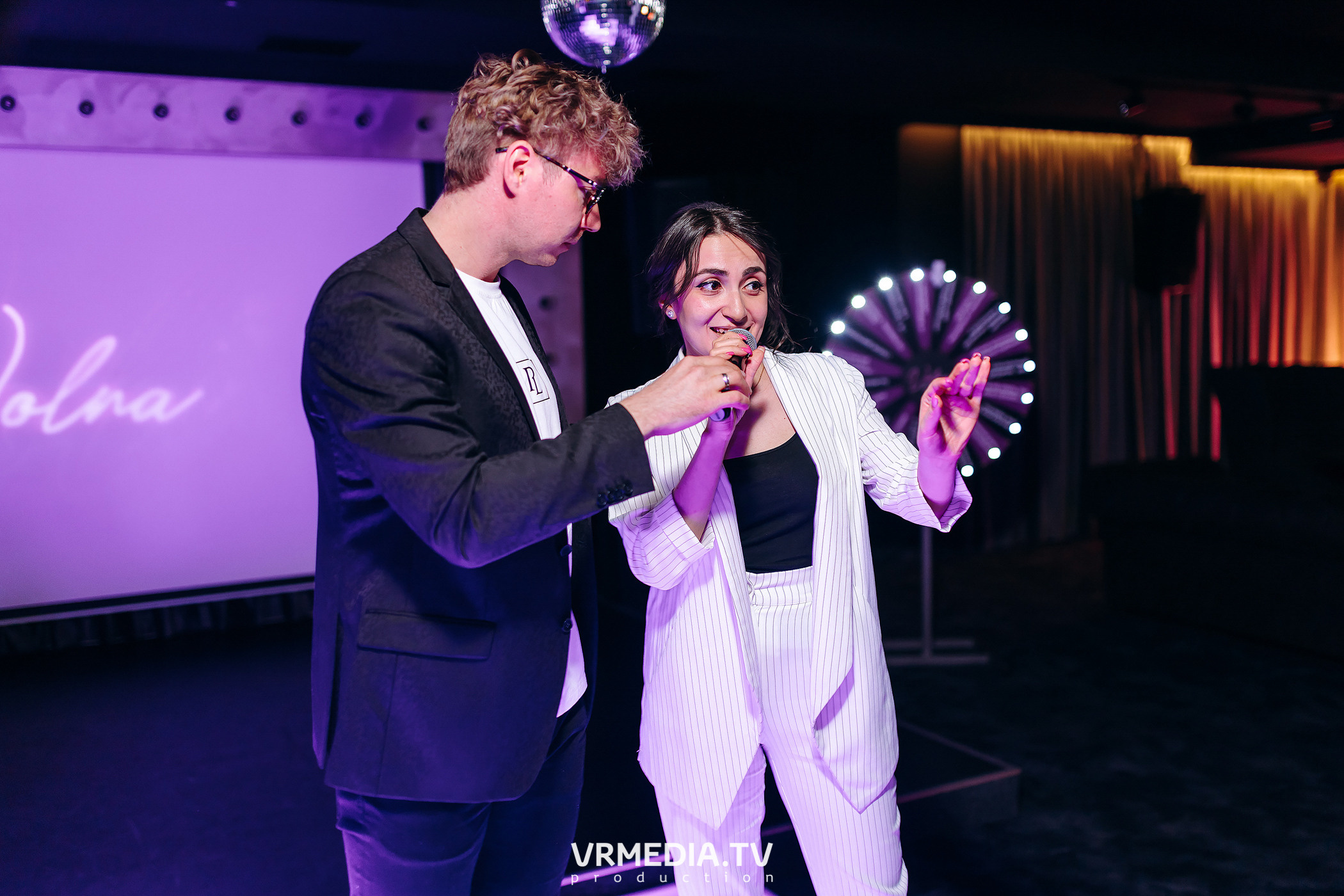 Колесо Фортуны в караоке-баре «Volna»