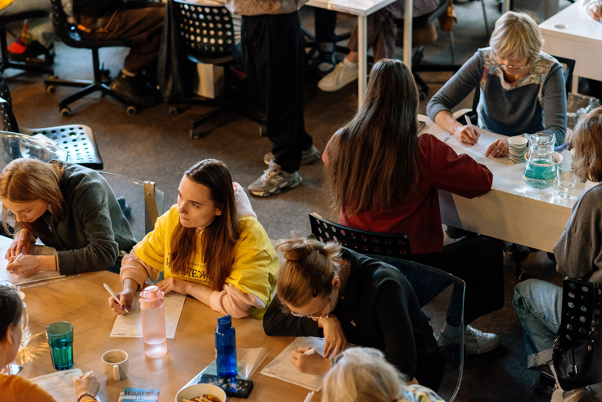 Тотальный диктант в Ночлежке. Апрель 26. Репортажный фотограф в Санкт-Петербурге Анастасия Клёпова