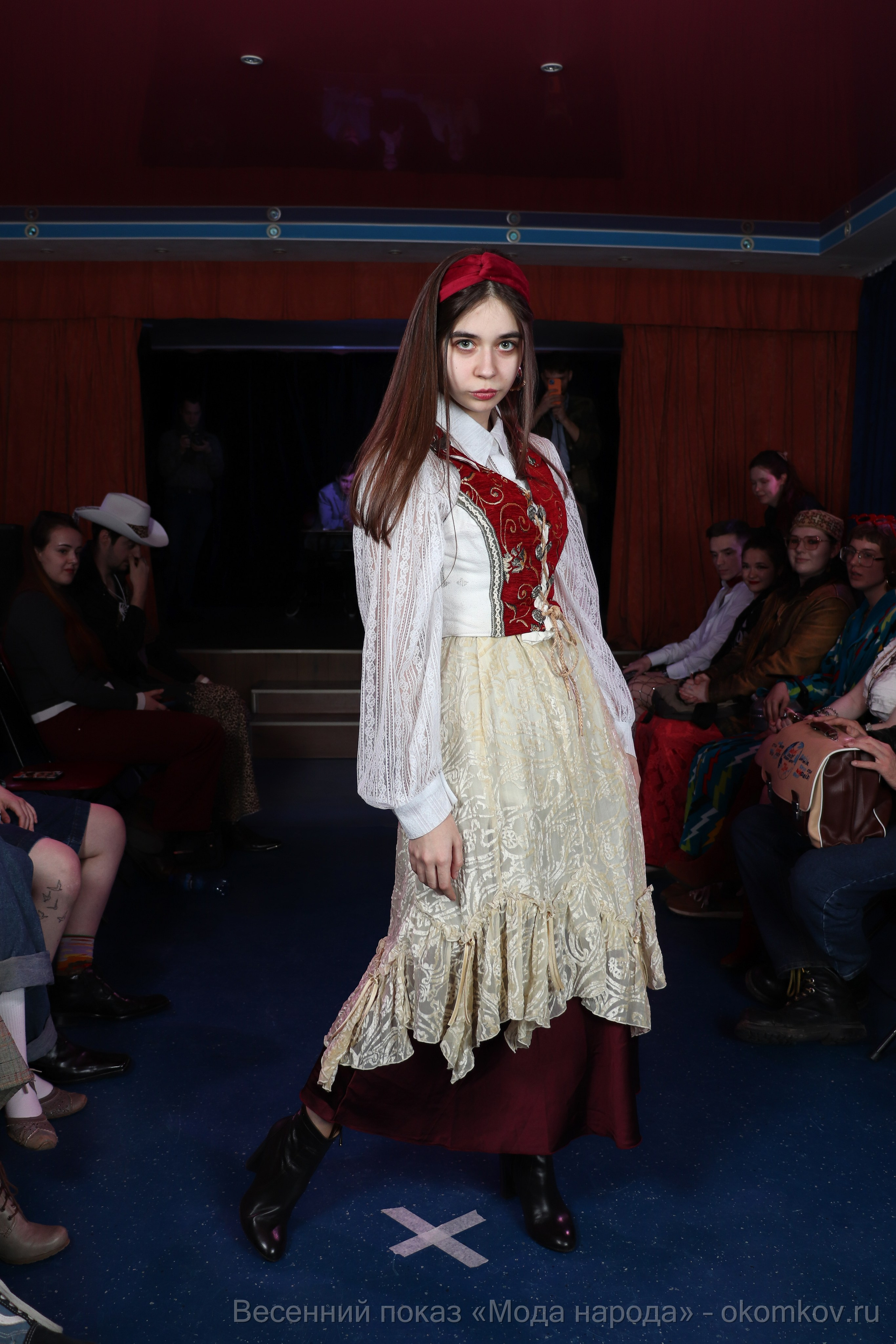 Весенний показ «Мода народа». Ивентный фотограф в Санкт-Петербурге Олег Комков