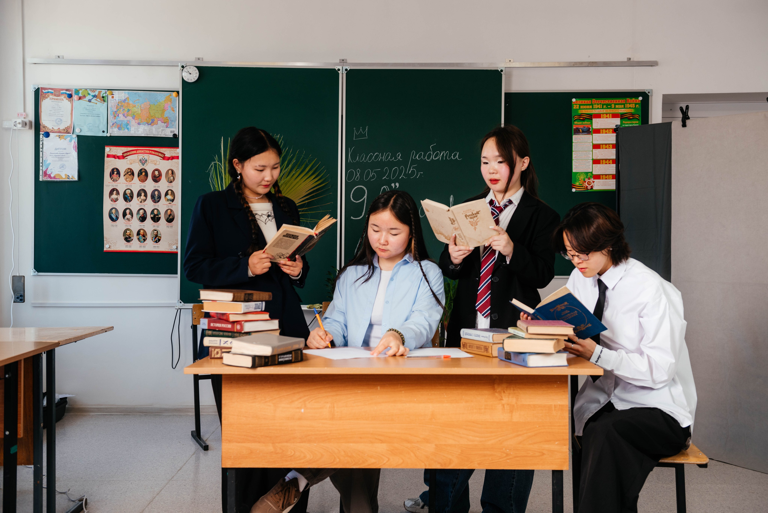 Выпускной фотоальбом для средней школы. Фотограф Эллина Дар г. Улан-Удэ