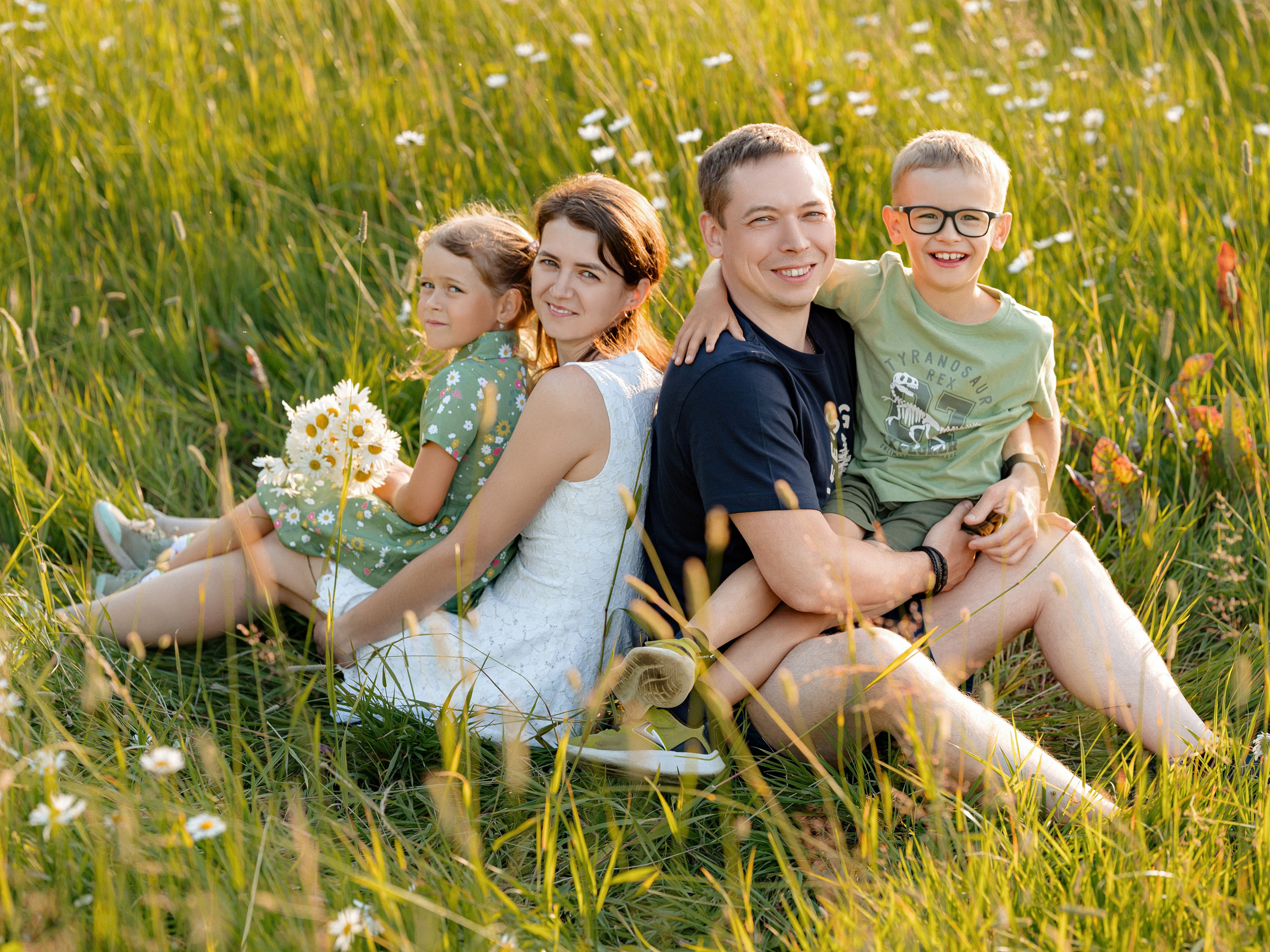 Семейная фотосессия Александра и Анжелы с детьми. Школьный и свадебный фотограф в Сыктывкаре Никита Козлов