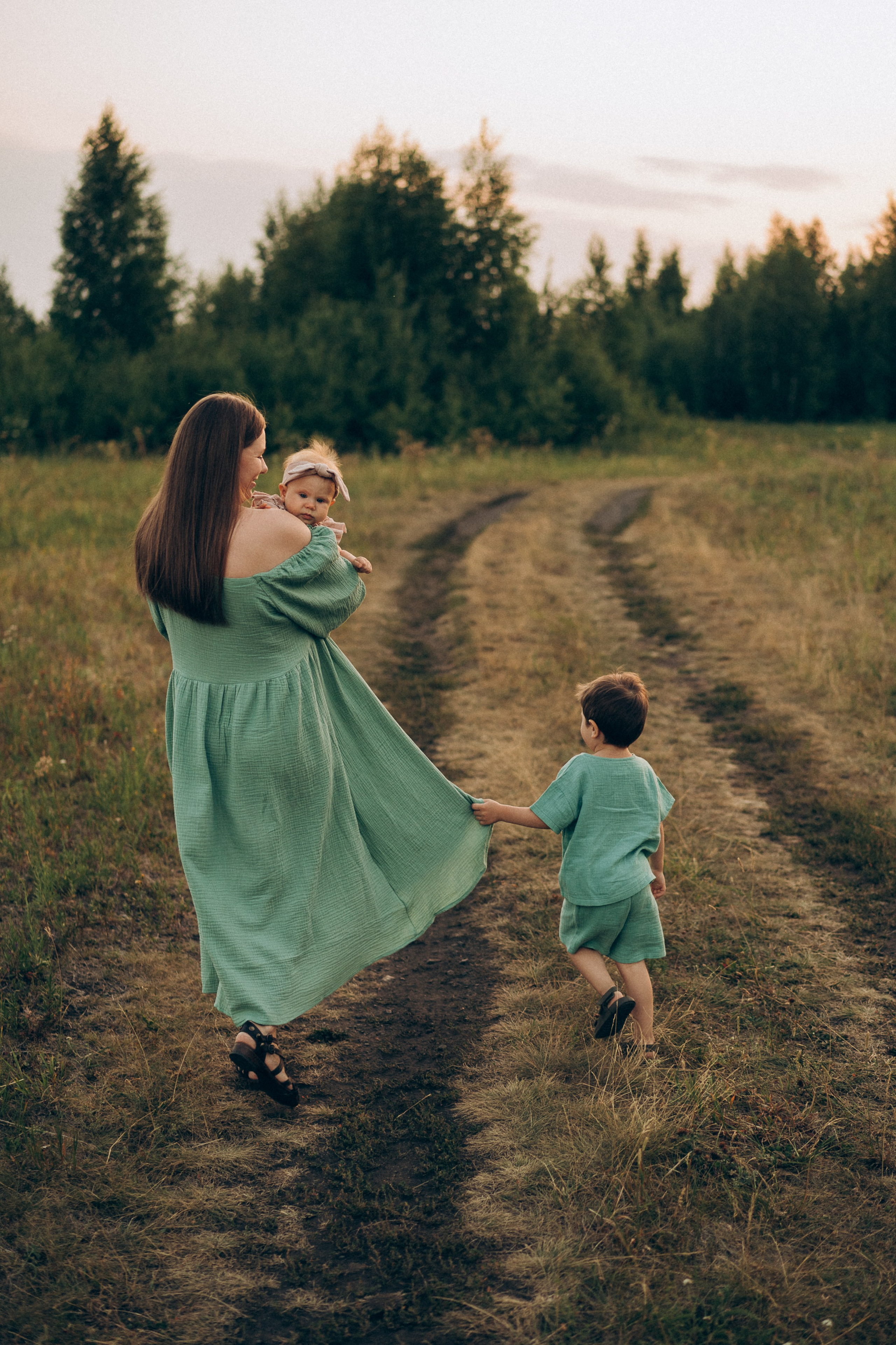 Летние поля. Семейный фотограф в Челябинске Волченко Ксения