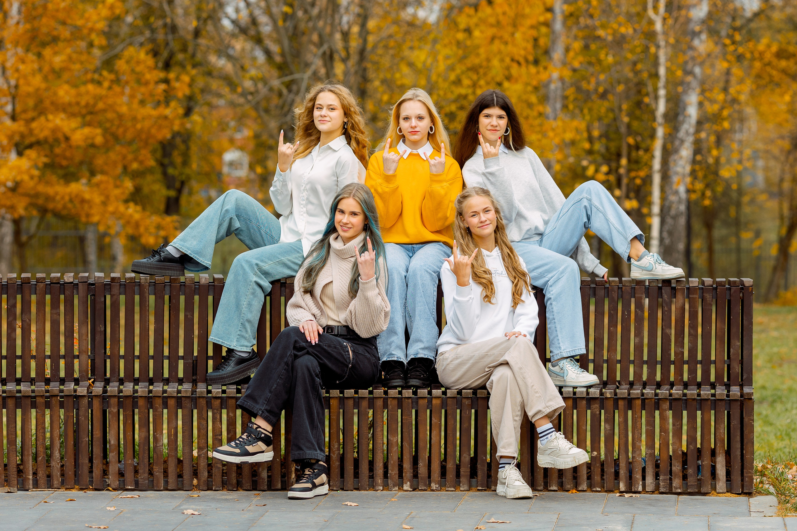 СТАРШАЯ ШКОЛА. Фотокомпания «Алые паруса» выпускные альбомы Москва и МО