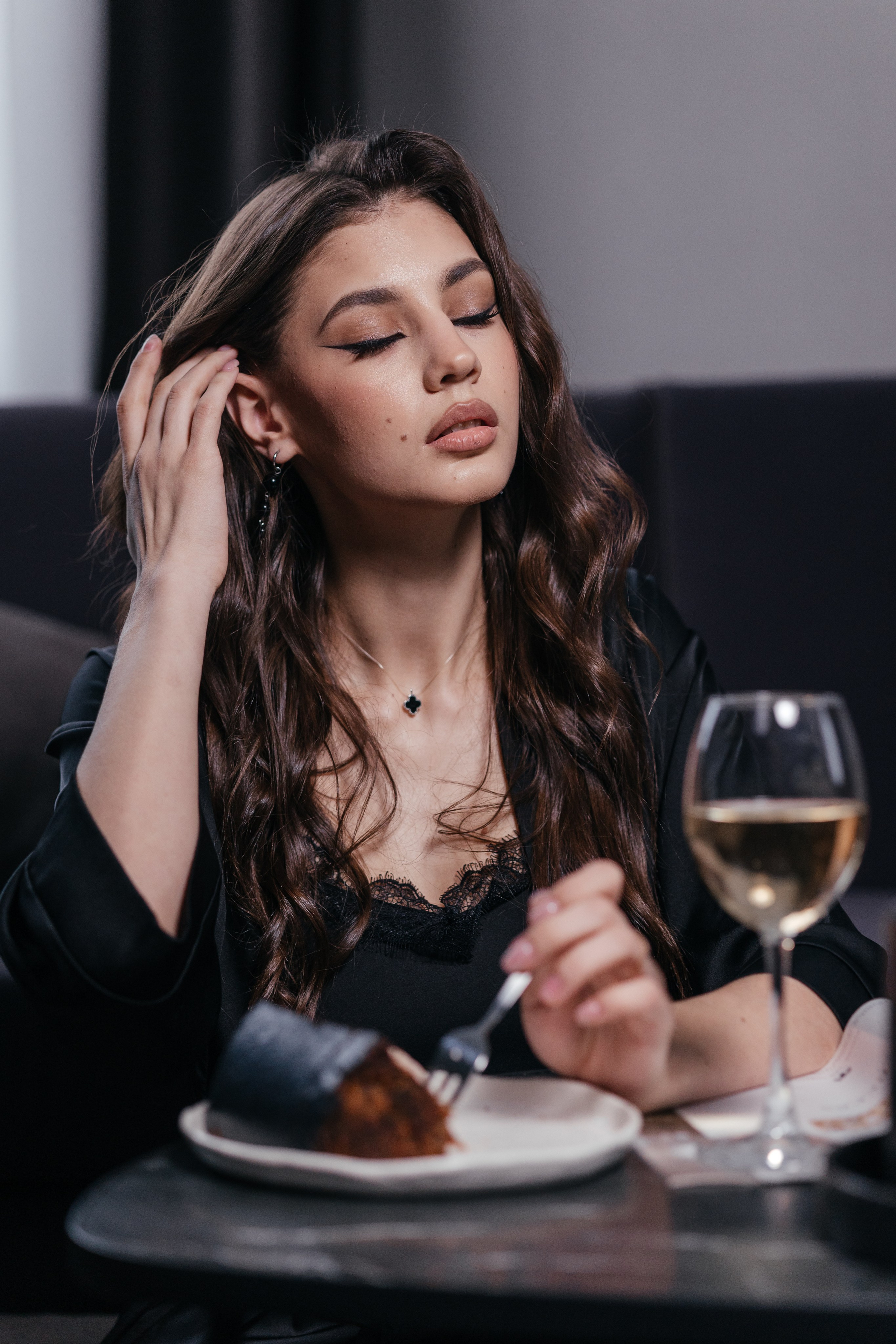 Черное платье. Фотограф Крохин Олег