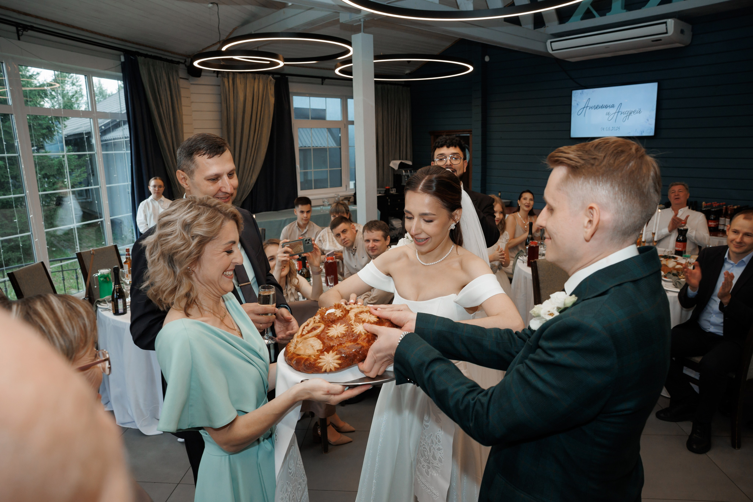 Регистрация в отеле Fish Point, ЗАГС Бутово, прогулка в Остафьево. Свадебный и репортажный фотограф (Москва, Королев и другие)