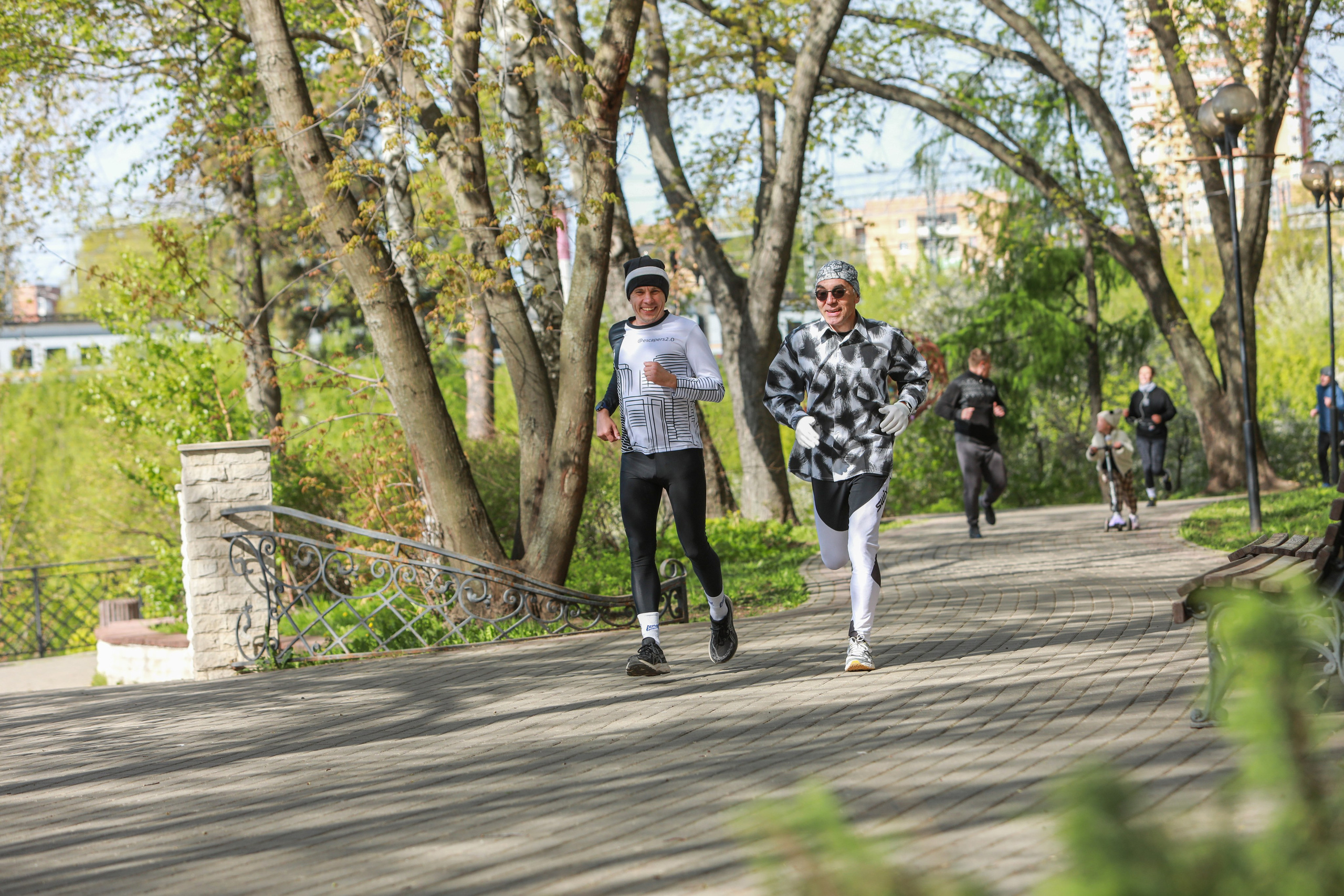 Черно-белый 101 забег 5 вёрст Химки. Фотограф Сергей Ловкий