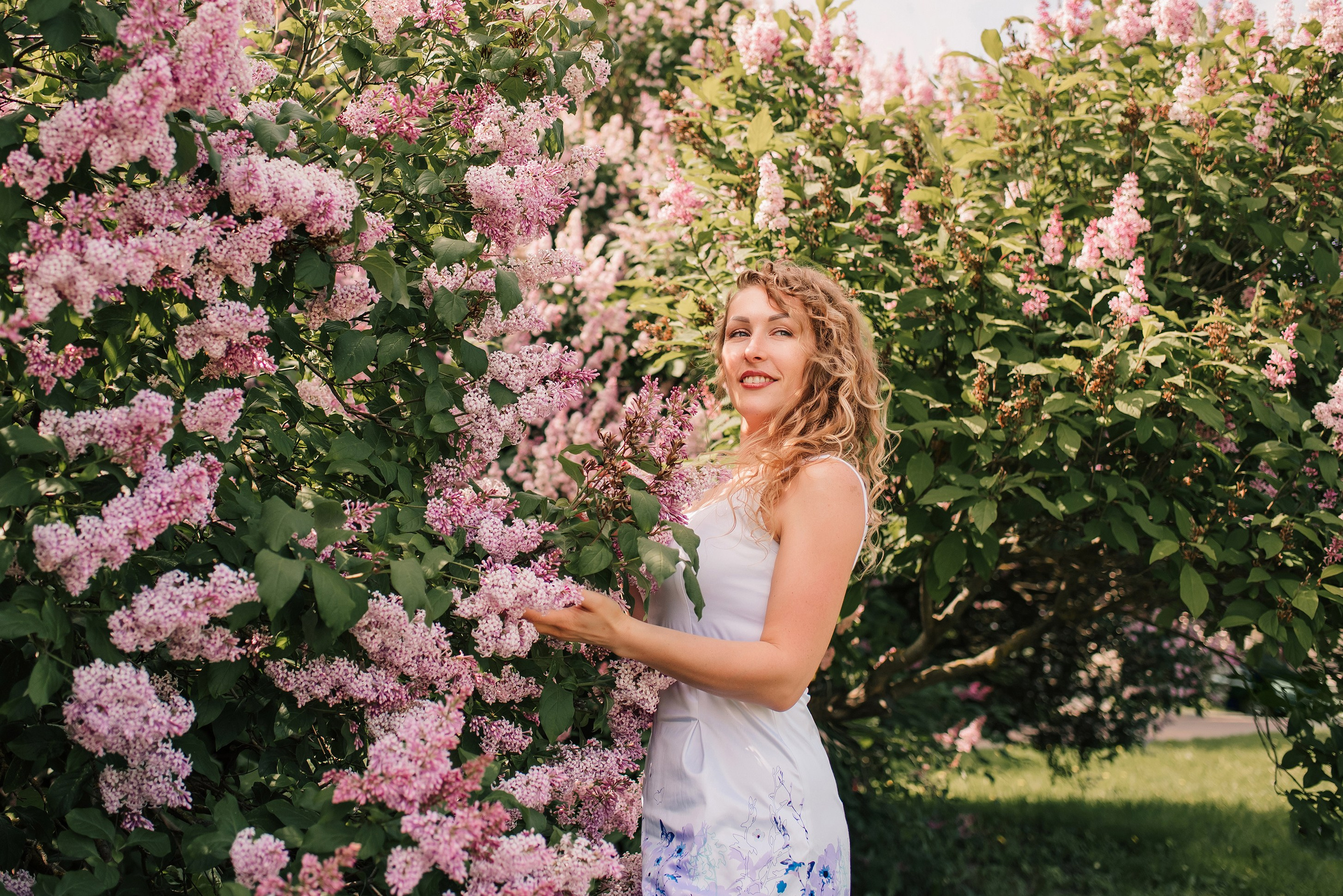 Оксана. Сирень в Пушкине. Семейный и Свадебный фотограф. Санкт-Петербург. Пушкин
