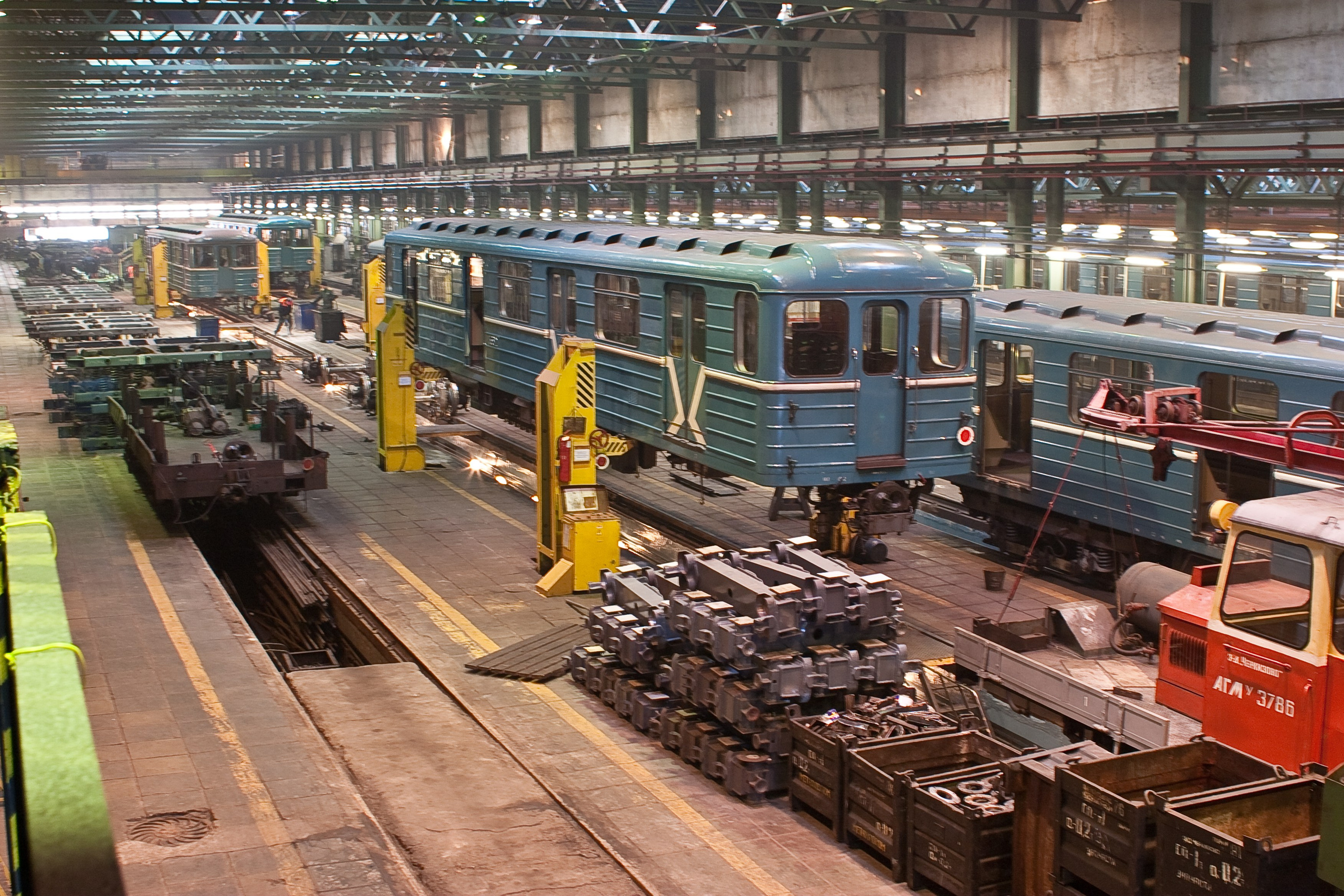 Место где чинят поезда. Электродепо «Черкизово», образца 2010 года. Илья Михачёв Фотограф ПРО людей