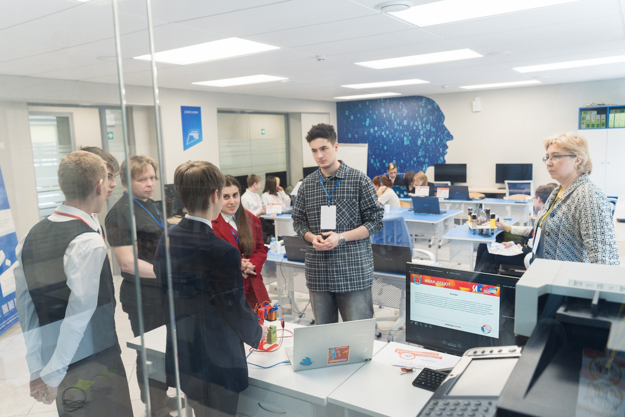 Инженерные кадры России. Репортажная съёмка в Санкт-Петербурге, Константин Петров