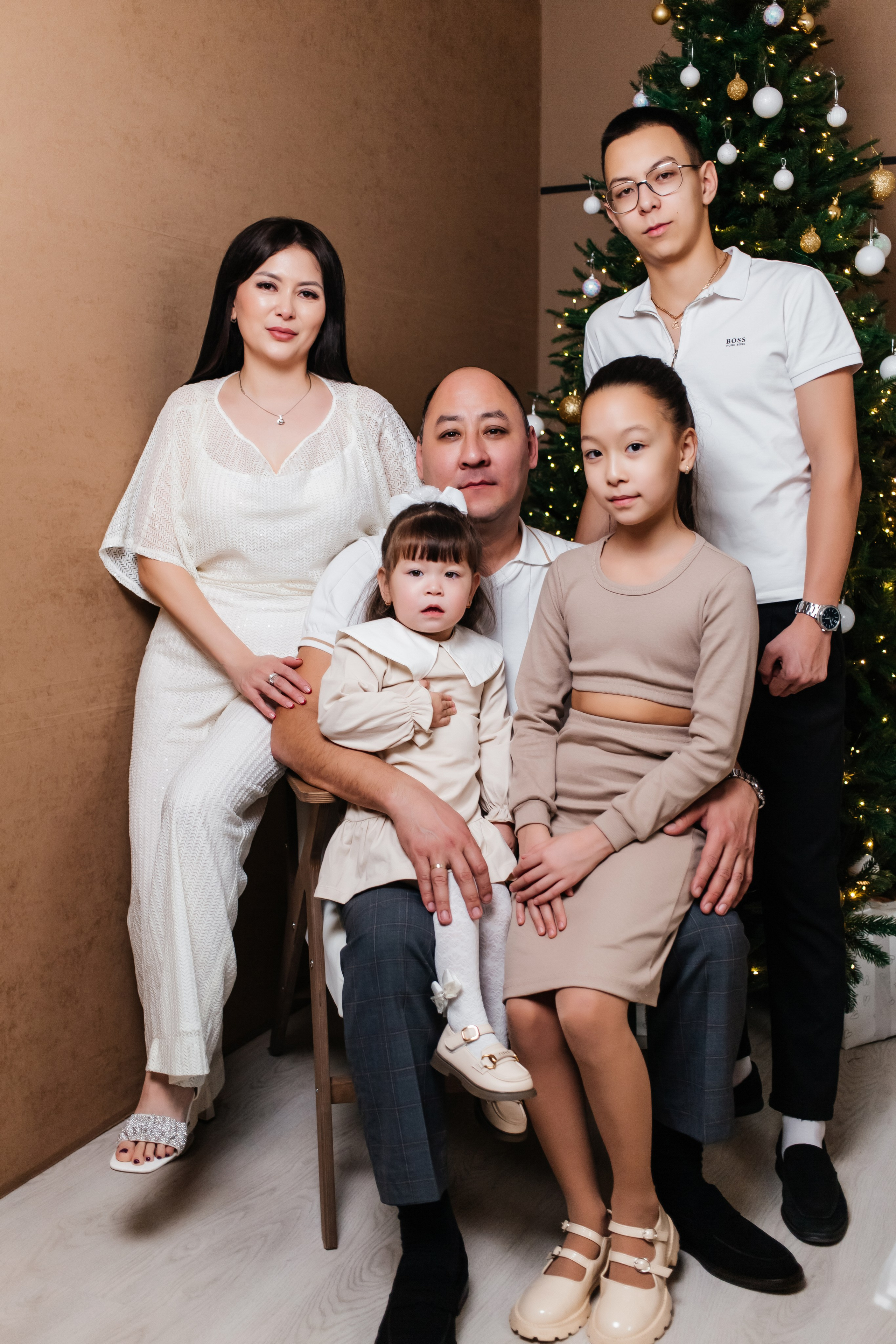 Альмира семейный новый год. Женский фотограф в Оренбурге Ирина Заводчикова