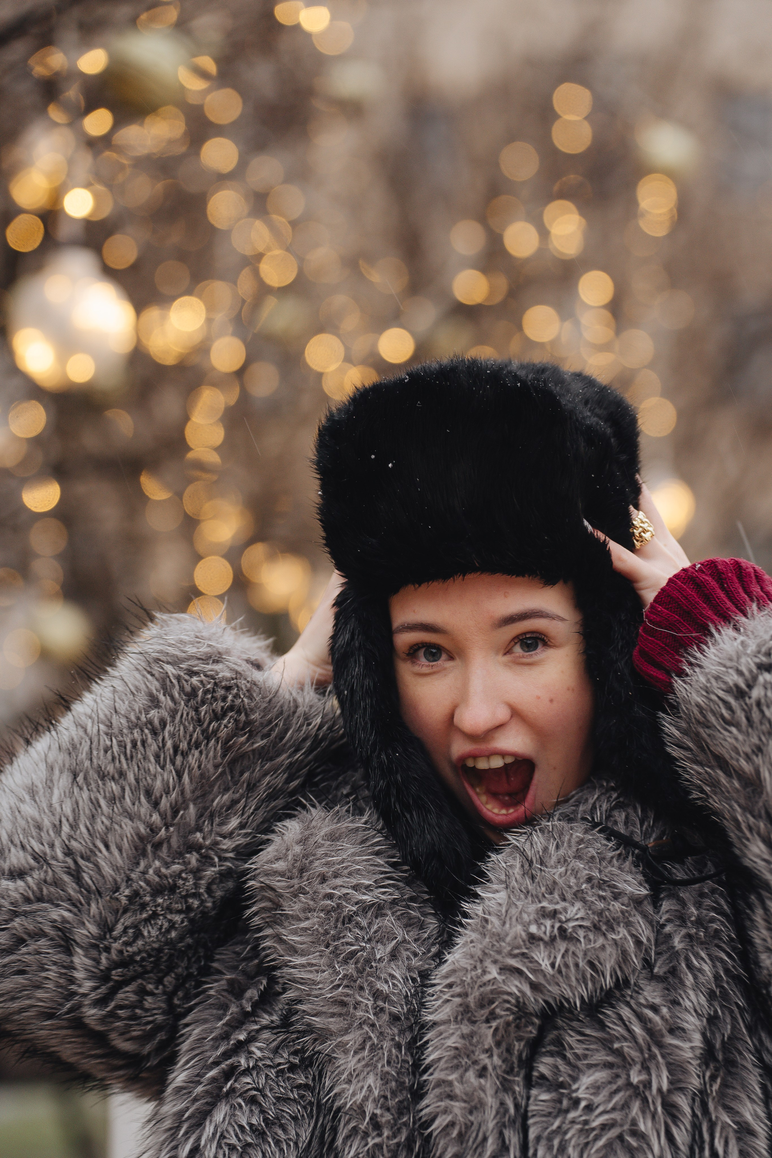 ПРОГУЛКА НА МАНЕЖНОЙ ПЛОЩАДИ ДЛЯ ДЕВУШКИ ПЕРЕД НОВЫМ ГОДОМ (НОВОГОДНЯЯ ФОТОСЕССИИЯ НА МАНЕЖНОЙ ПЛОЩАДИ). Профессиональный фотограф, Санкт-Петербург — Виктория Богомолова