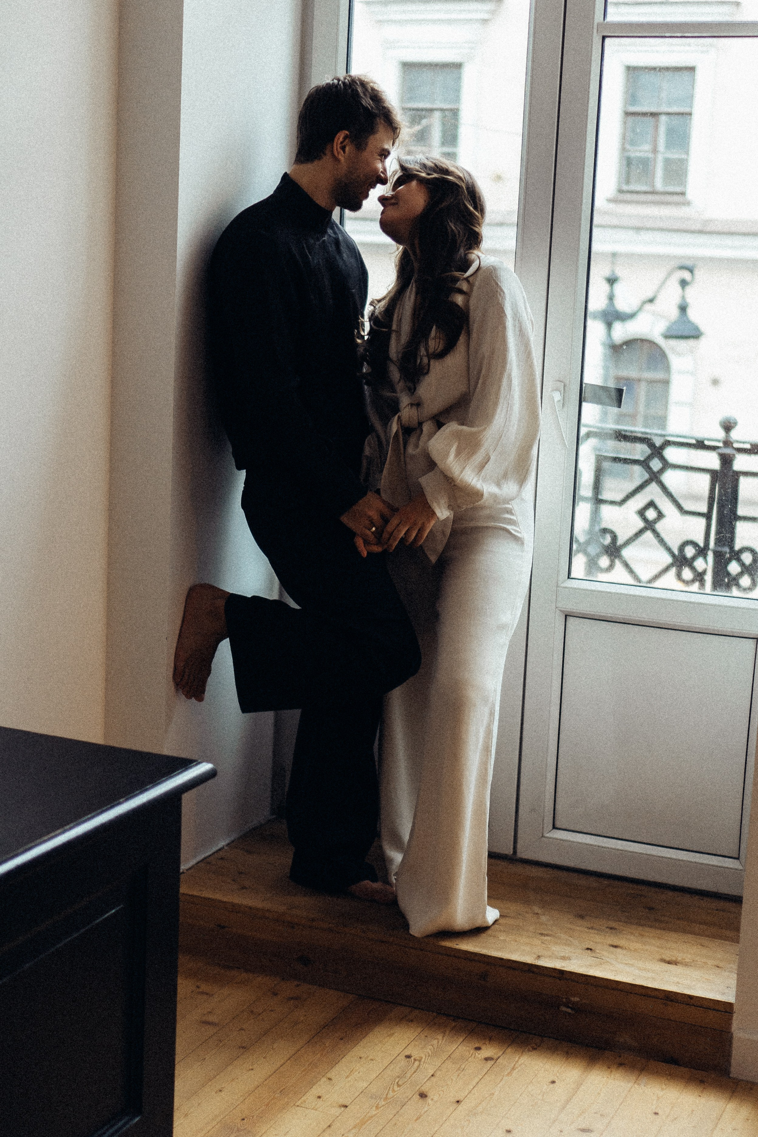 УТРО ЖЕНИХА И НЕВЕСТЫ В ПИТЕРСКОЙ КВАРТИРЕ И СЬЕМКА С СВАДЕБНЫХ ОБРАЗАХ. Профессиональный фотограф, Санкт-Петербург — Виктория Богомолова