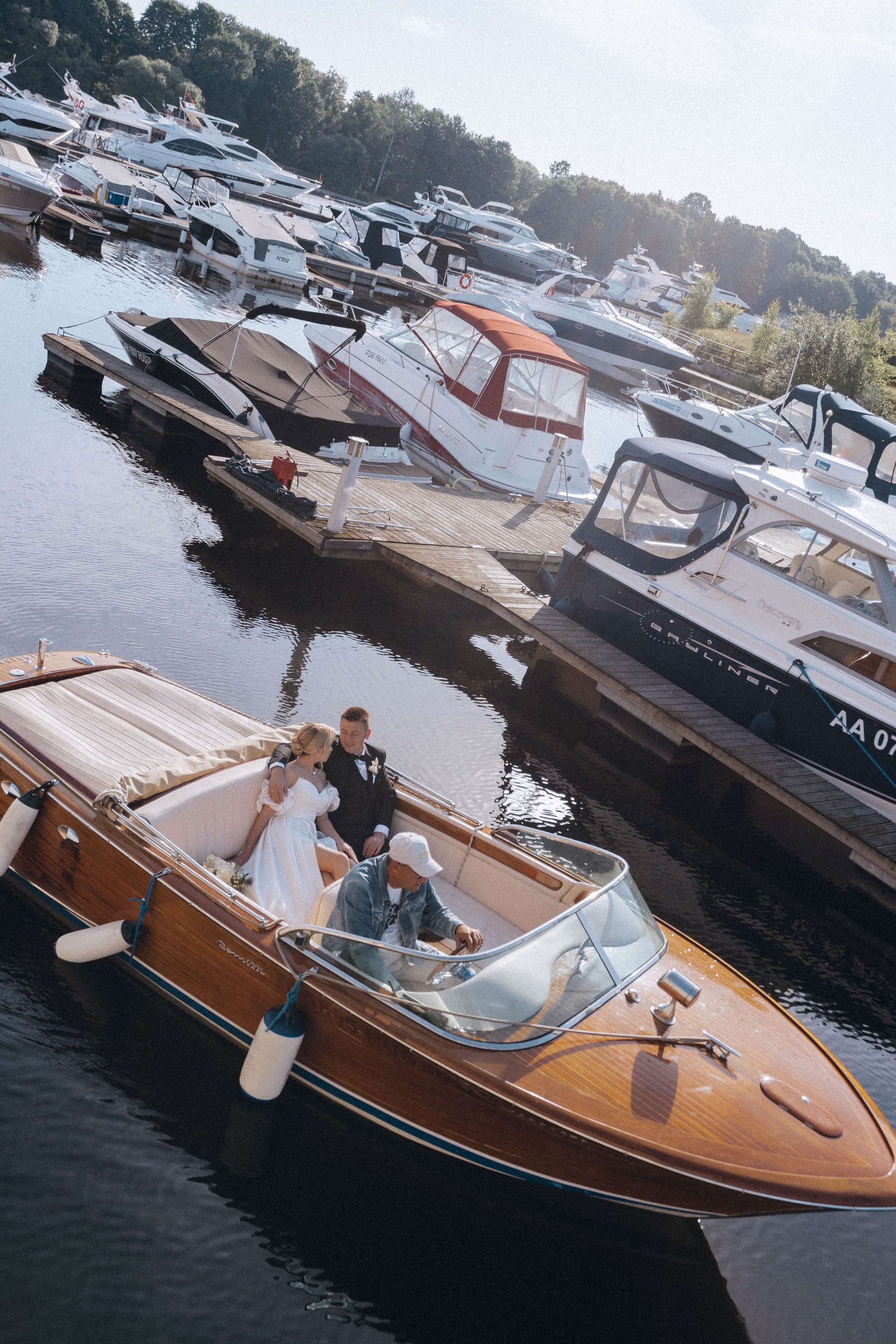 СВАДЕНБНАЯ СЬЕМКА НА КАТЕРЕ ПО КАНАЛАМ САНКТ-ПЕТЕРБУРГА И В АКВАТОРИИ НЕВЫ. Профессиональный фотограф, Санкт-Петербург — Виктория Богомолова