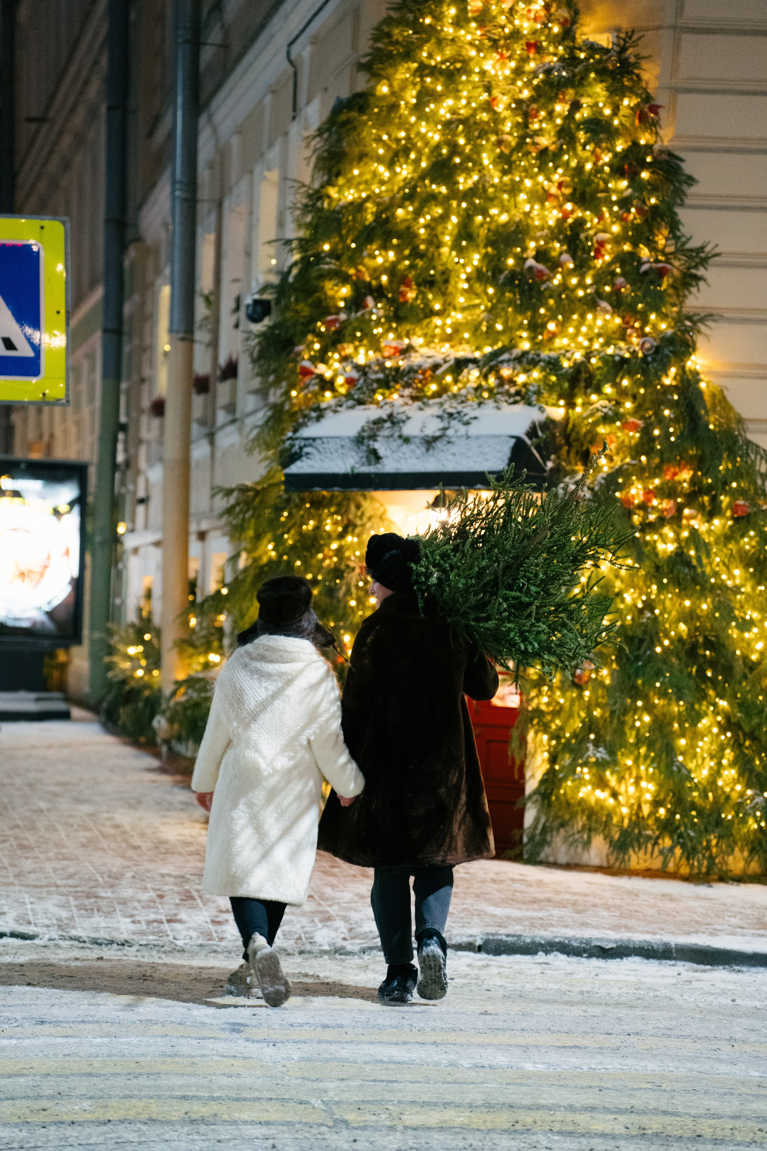 НОВОГОДНЯЯ ПРОГУЛКА ПАРЫ ПО ЧЕРНЫШЕВСКОЙ ПЕРЕД НОВЫМ ГОДОМ. Профессиональный фотограф, Санкт-Петербург — Виктория Богомолова