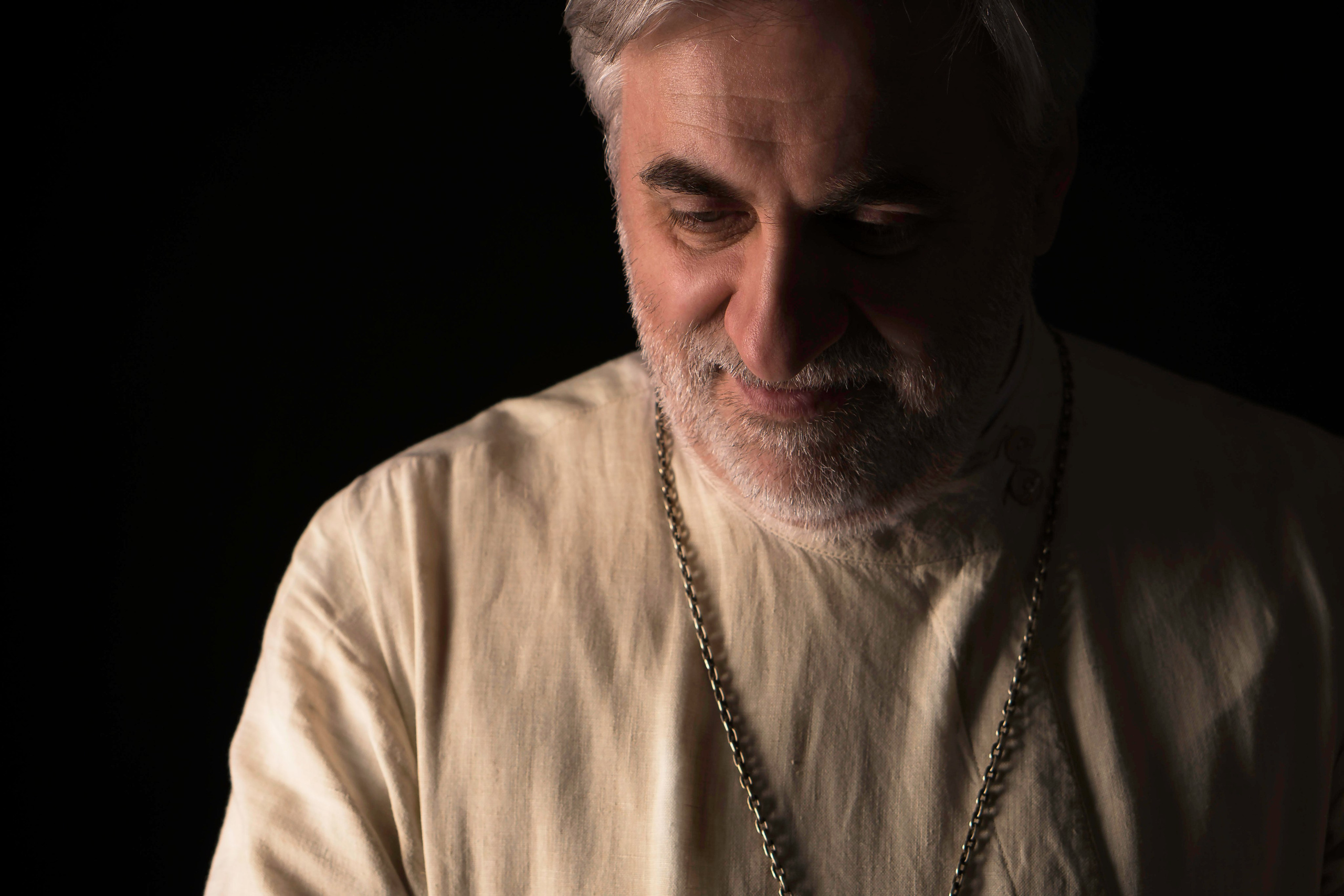 Бизнес-портрет. ФОТОГРАФ РАДОСТИ Фотосессия в студии СПб. Портретный фотограф — Юрий Торлопов