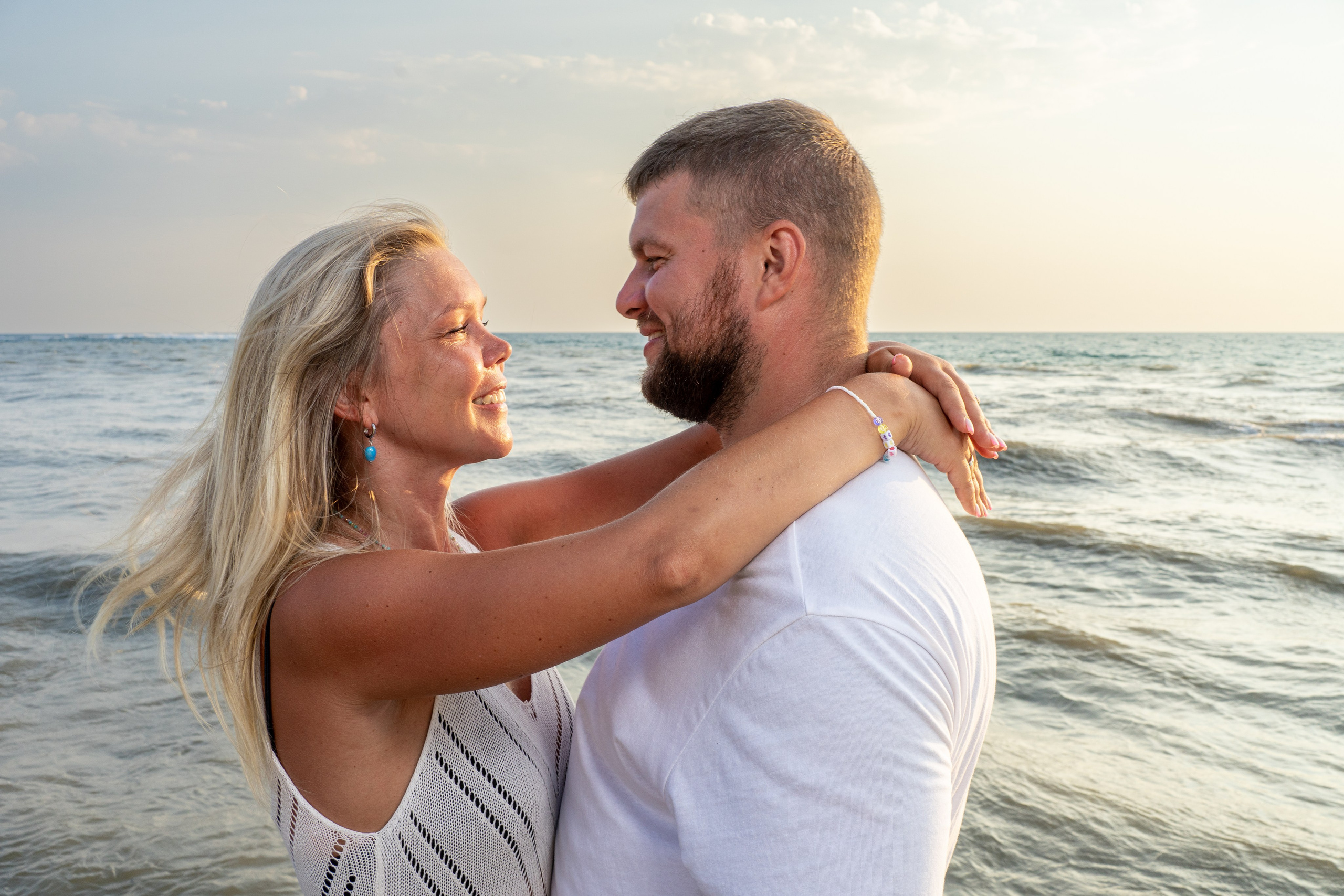 Семейная фотосессия на пляже. Фотограф в Сочи Тиунова Маргарита и Тиунов Евгений