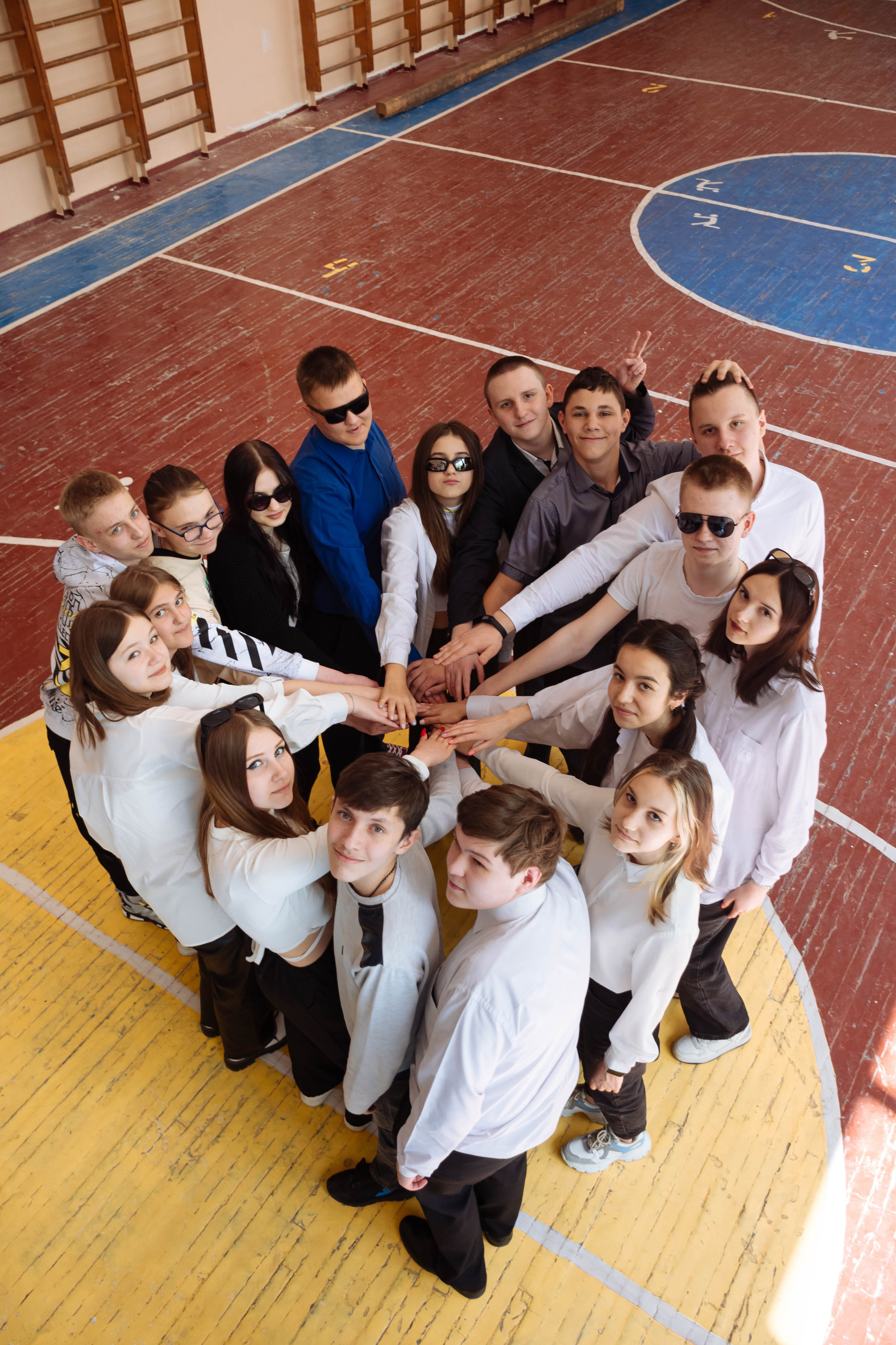 Школа № 50. 9-А класс. Фотограф Донецк. Горловка. ДНР. Севастополь