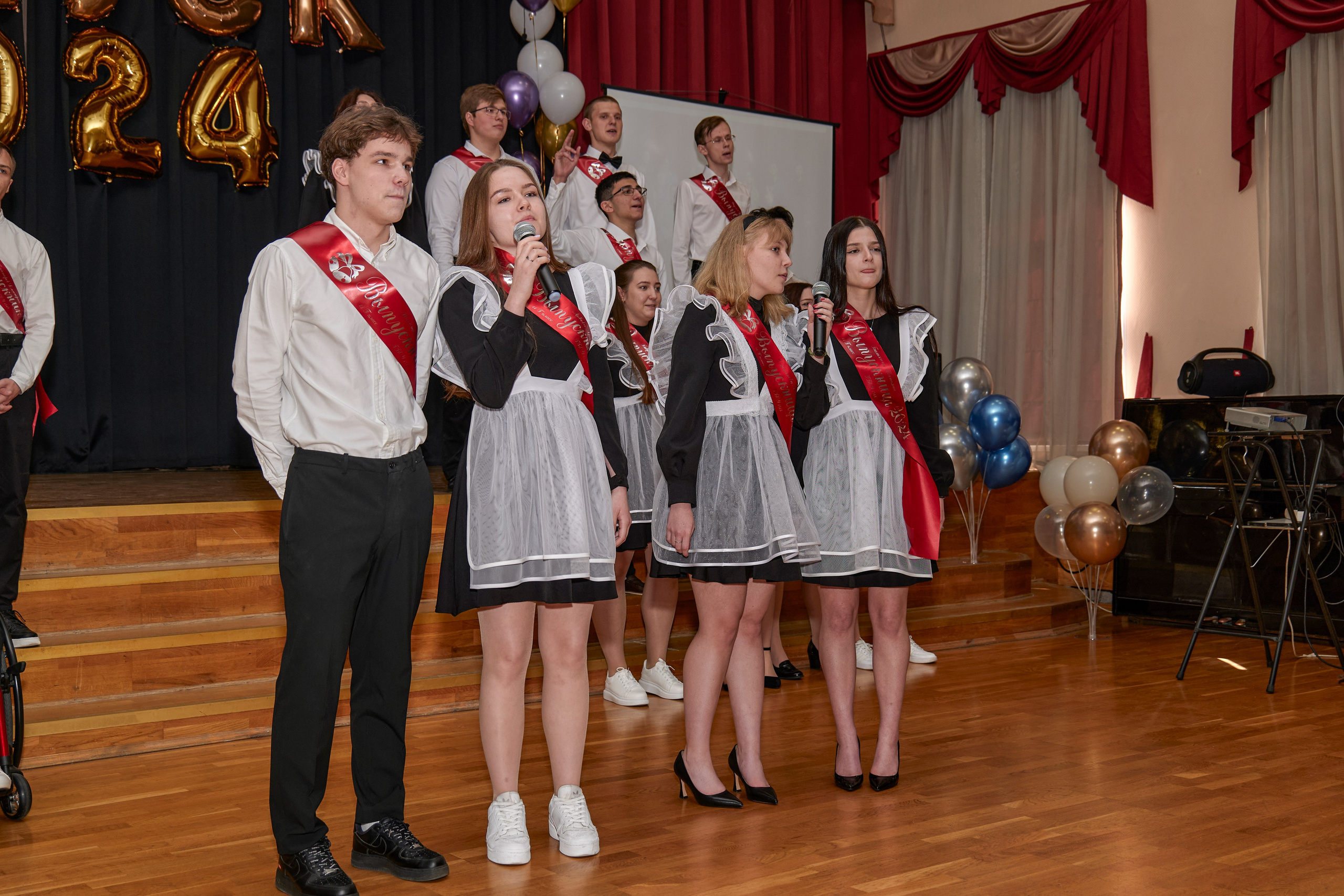 Последний звонок школа 1413. Детский и семейный фотограф г. Москва Оксана Катаджи