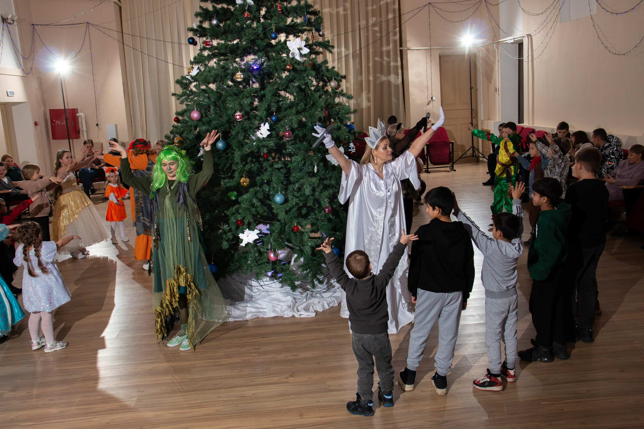 Новогодний утренник ДК Строитель 25.12.2023 г. г. Новоалександровск. Главная