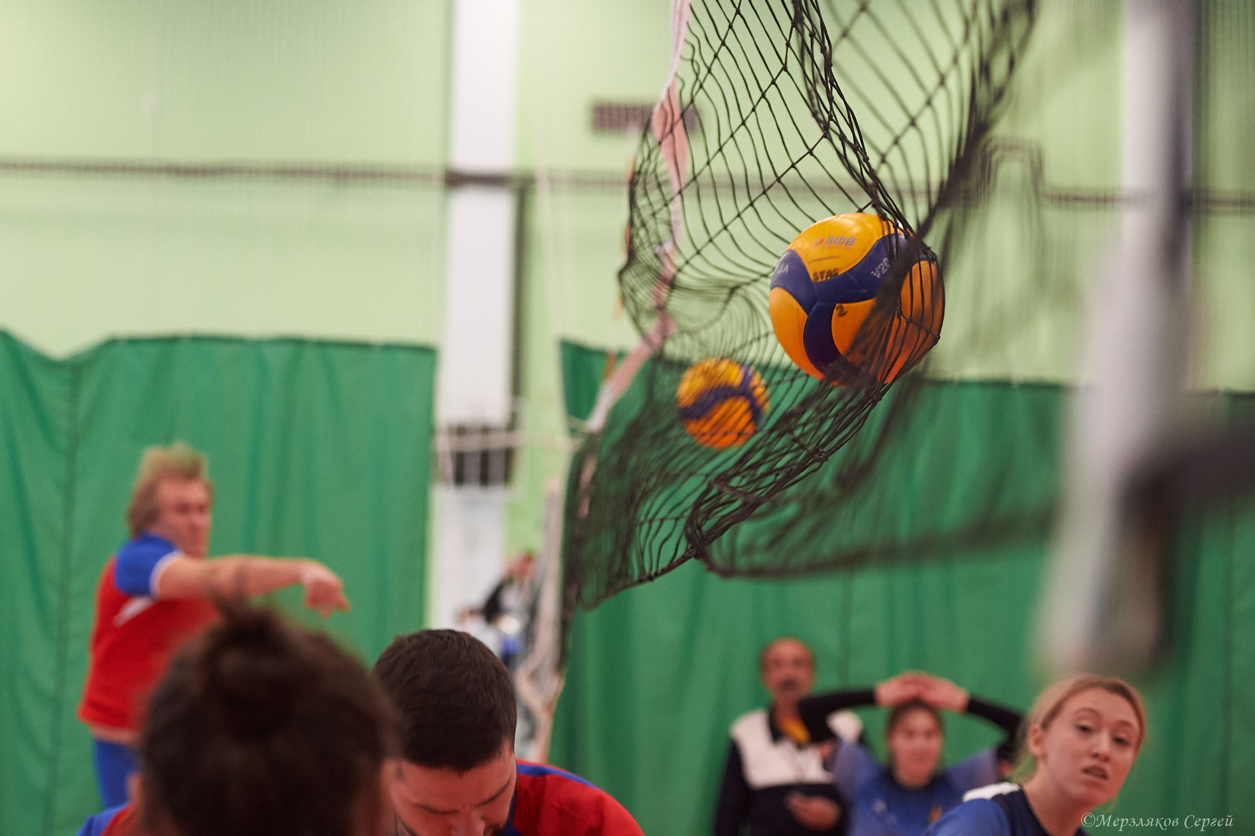 Новогодний волейбольный турнир. Ижевск. 16.12.23. Спортивный репортажный фотограф в Ижевске Сергей Мерзляков