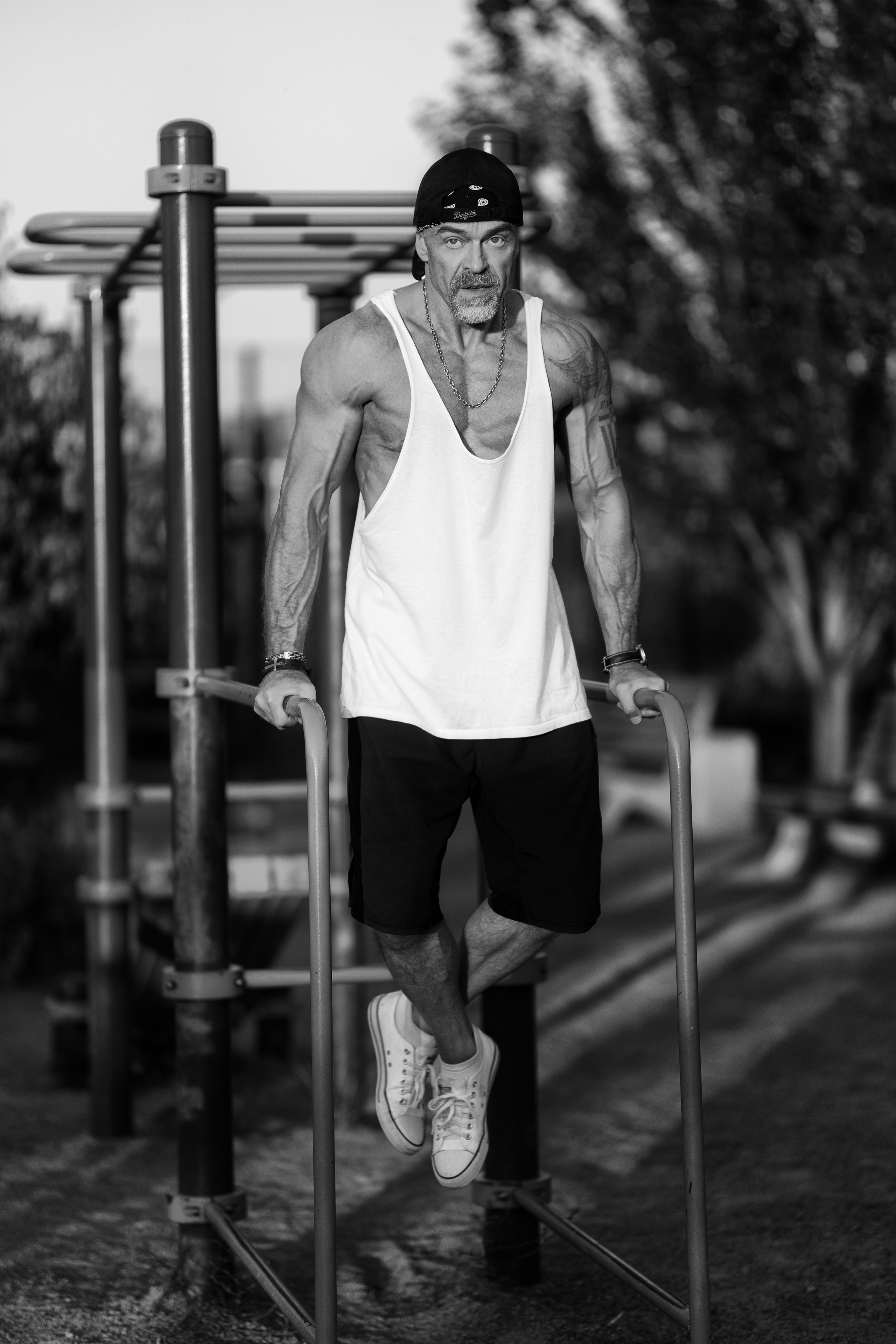 Фотосет на улице и спортплощадке с Александром для контента. Дмитрий Шульгин, портретный фотограф в Воронеже