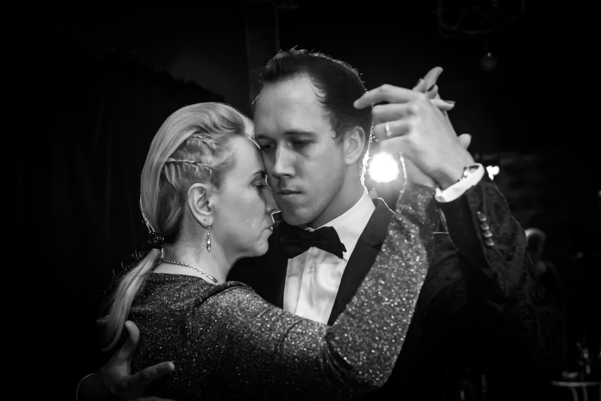 Фото с милонги. Фотограф Вадим Тренин — аналоговая ретрофотосъемка, танго-фотография,