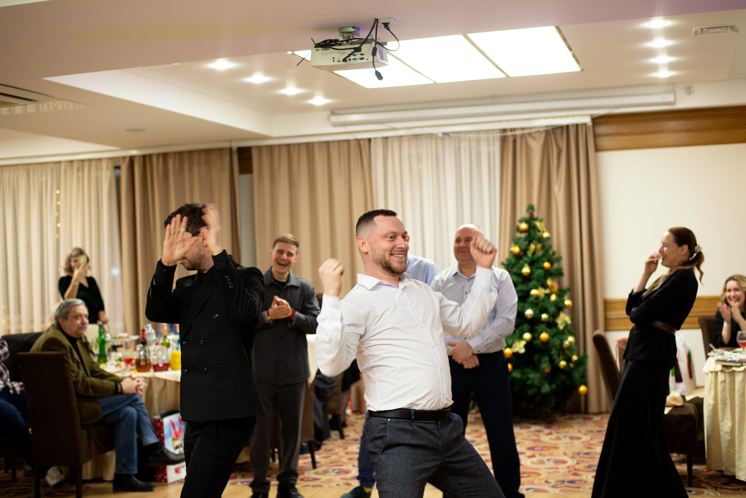 Свадьба и банкеты. Дина — ваш фотограф в Коломне и Москве. Живые портреты, любимые люди, важные события. Всё, что хочется помнить
