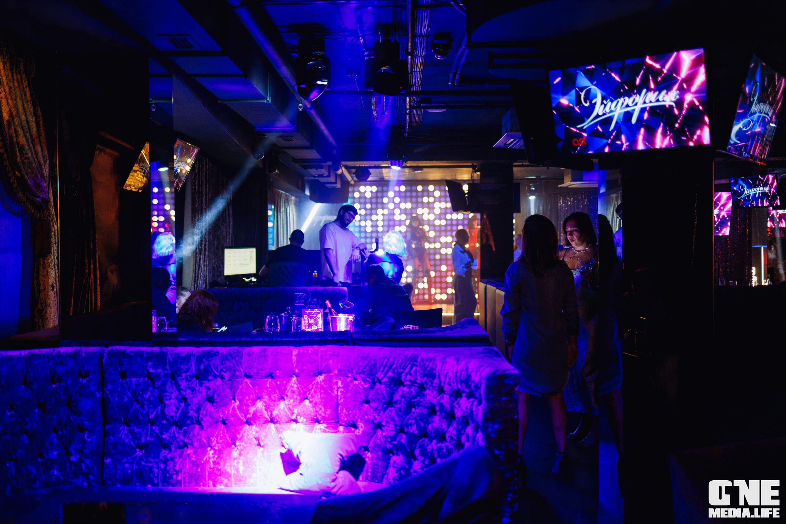 Фоторепортаж из караоке-клуба Эйфория. One Media Life: фоторепортажи, фотоотчеты с мероприятий и заведений