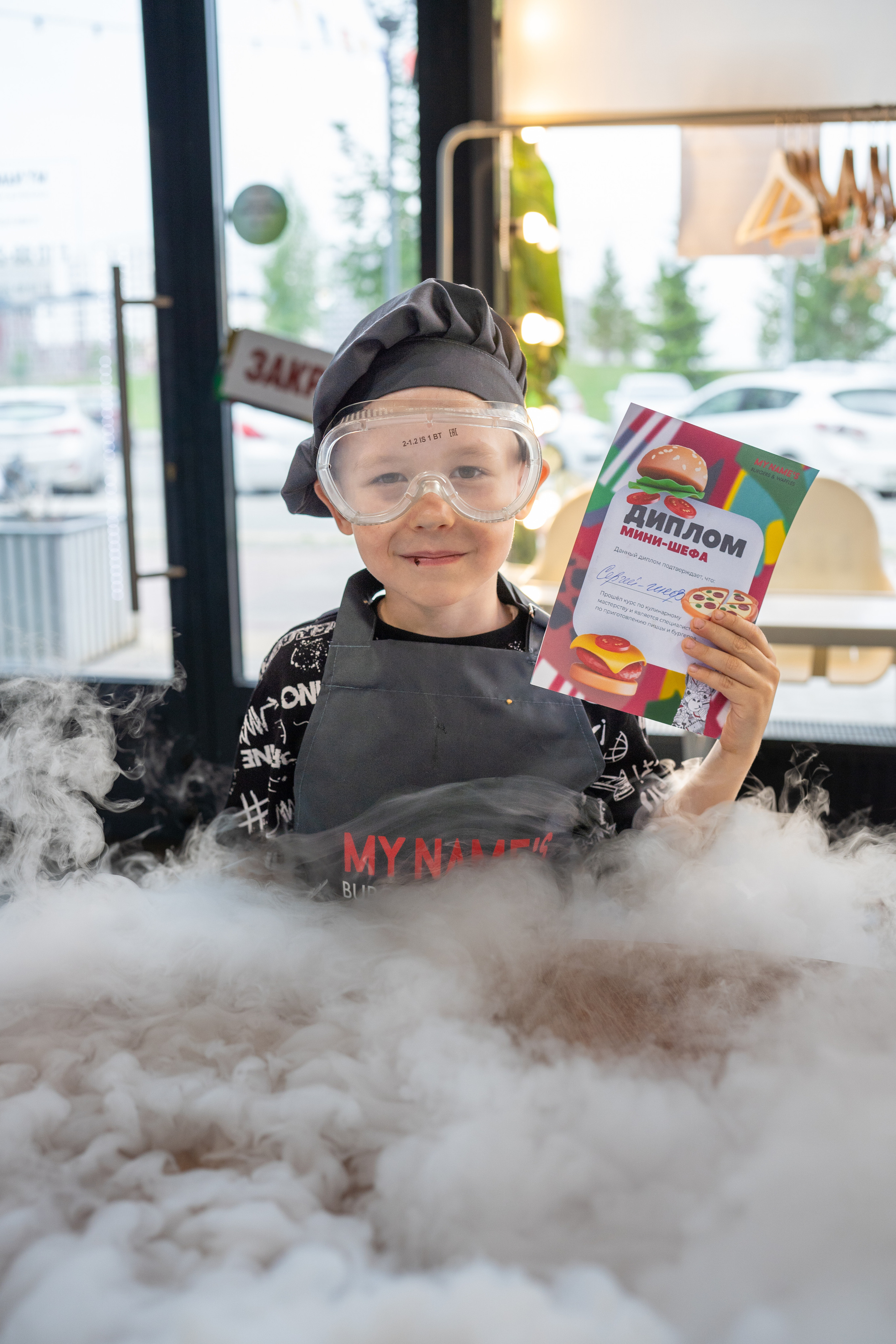 День рождение в бургерной. Фотограф в Екатеринбурге Павел Самков