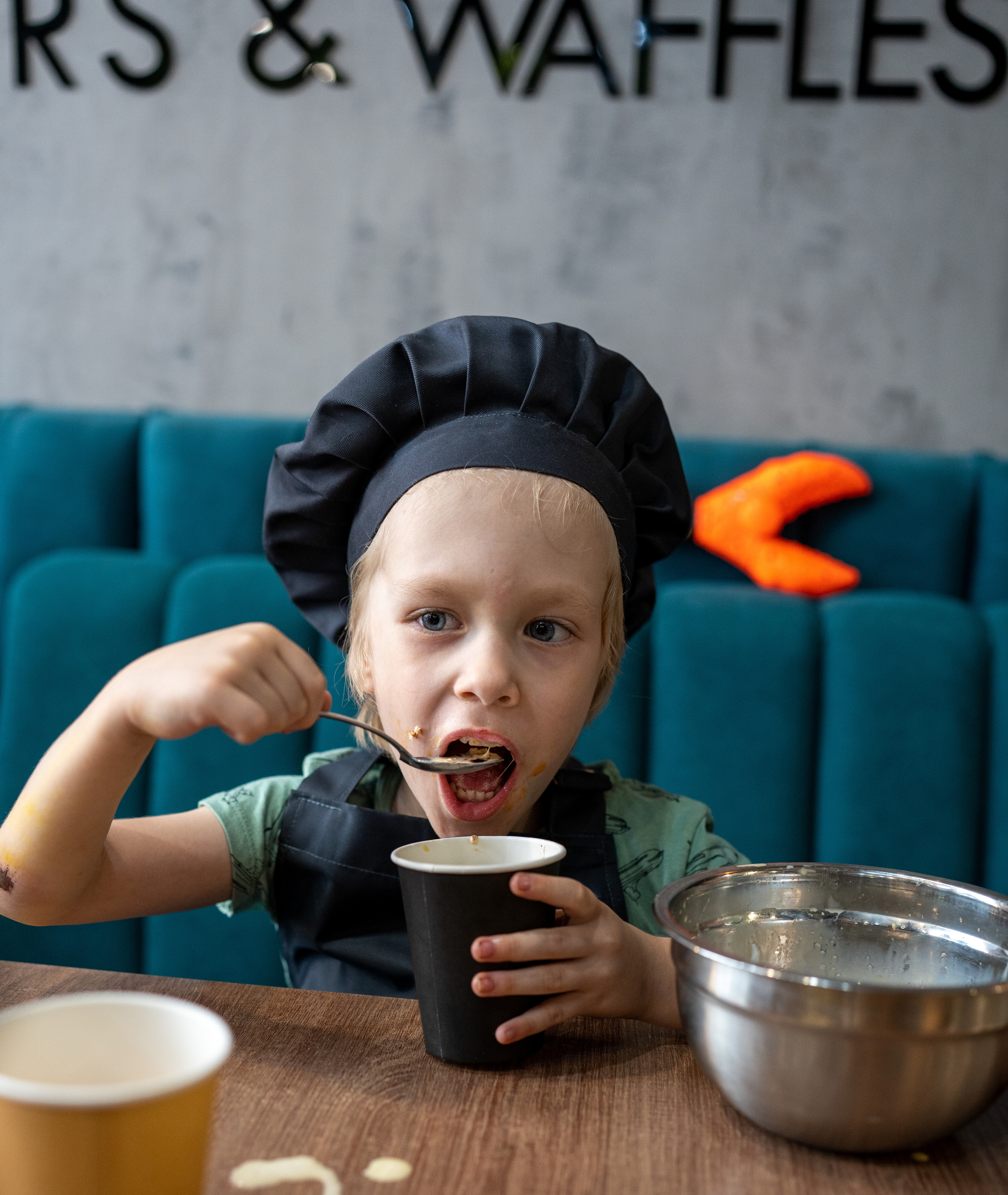 День рождение в бургерной. Фотограф в Екатеринбурге Павел Самков