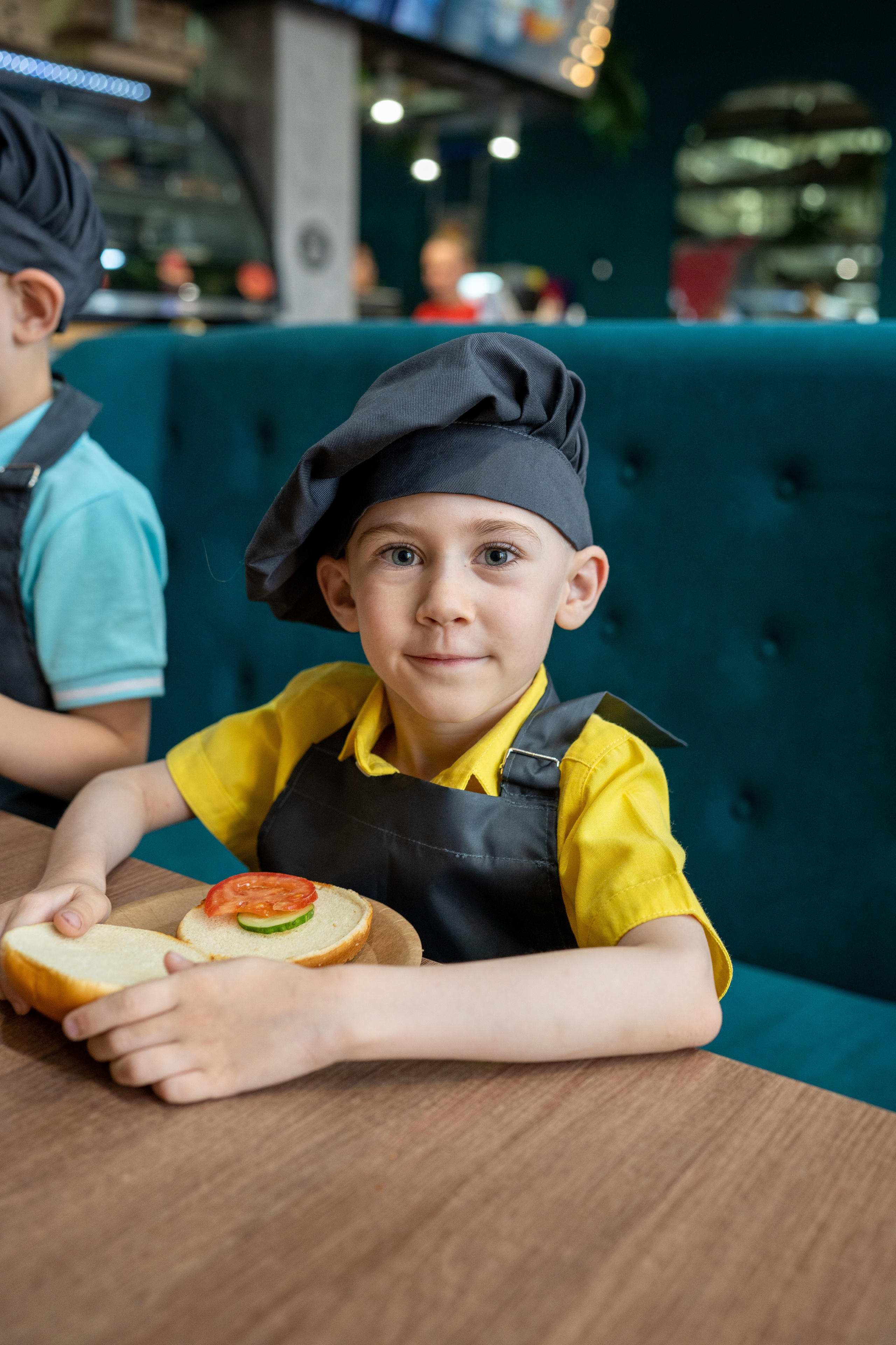 День рождение в бургерной. Фотограф в Екатеринбурге Павел Самков