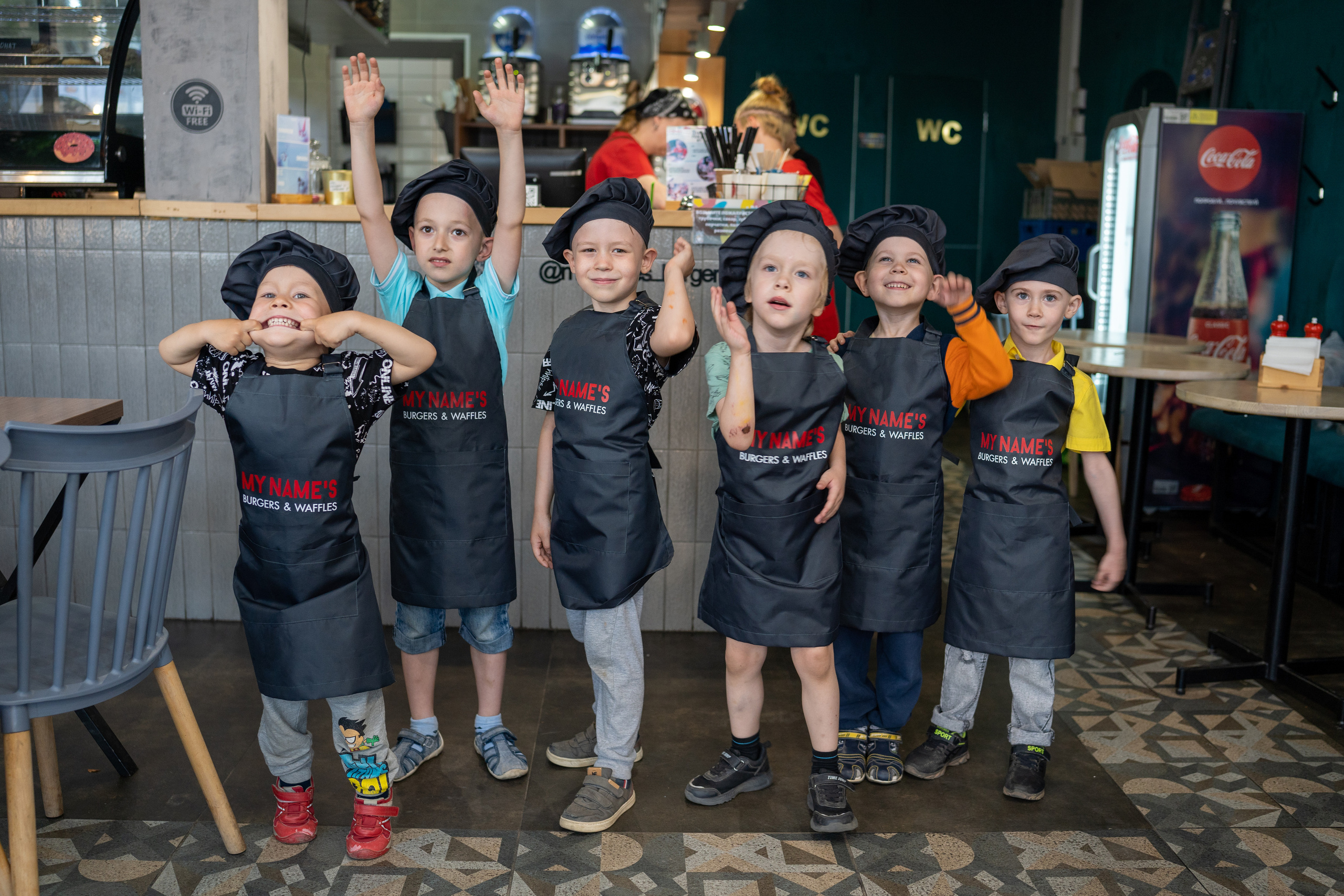 День рождение в бургерной. Фотограф в Екатеринбурге Павел Самков