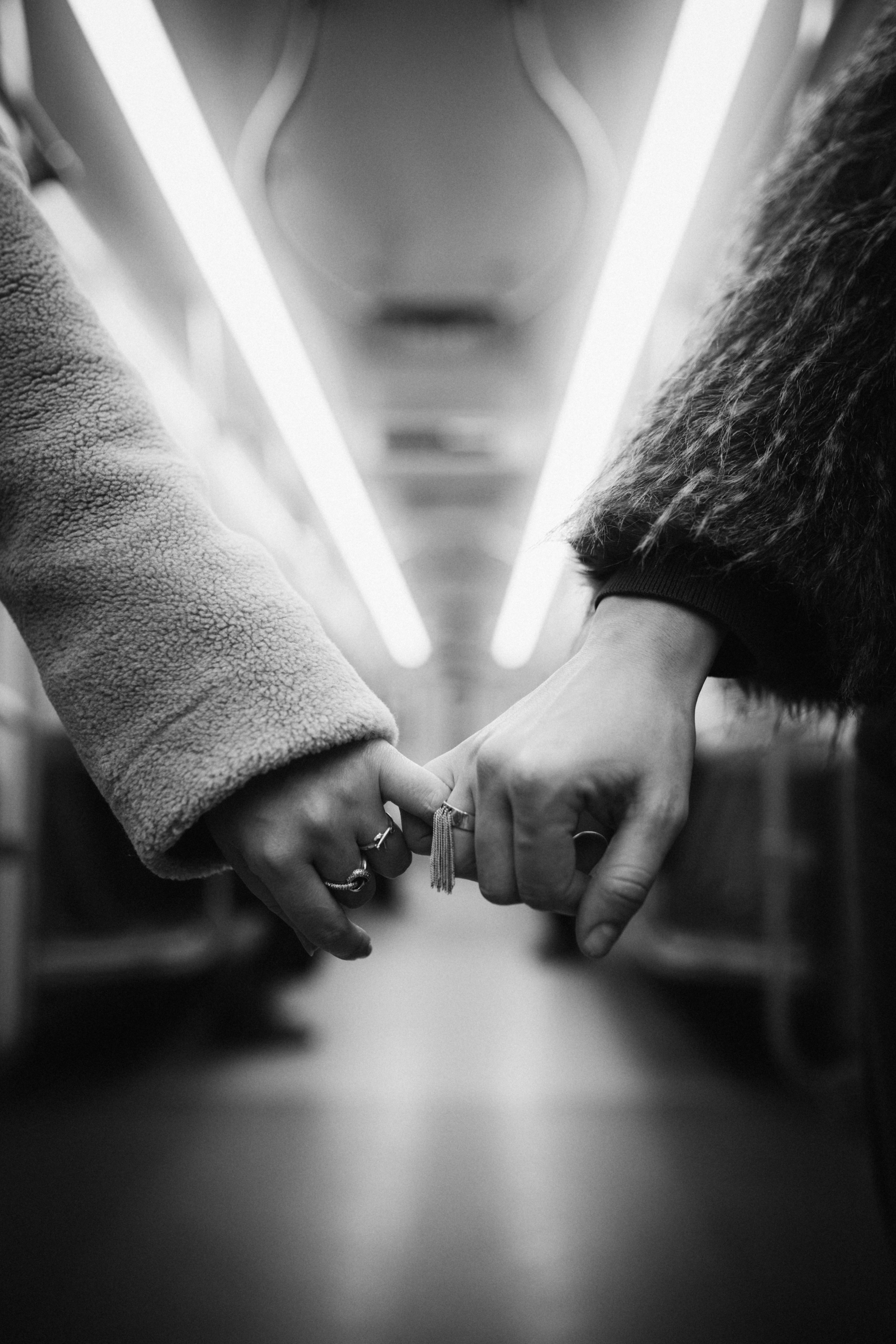 Катя и Кристина в метро. Klerout Photographer