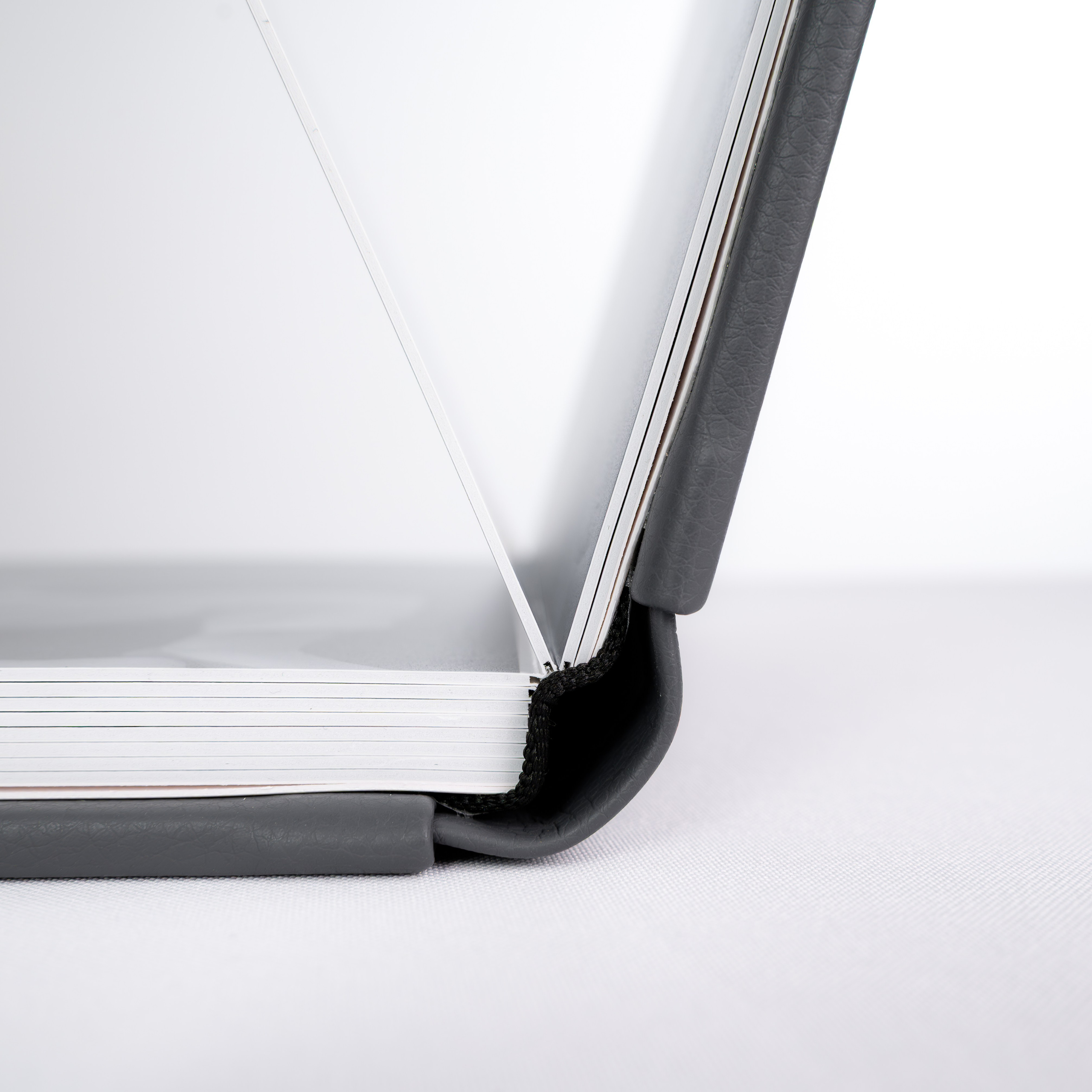 Предметная фотосессия альбомов. Фотограф/видеограф Богдан Голованов