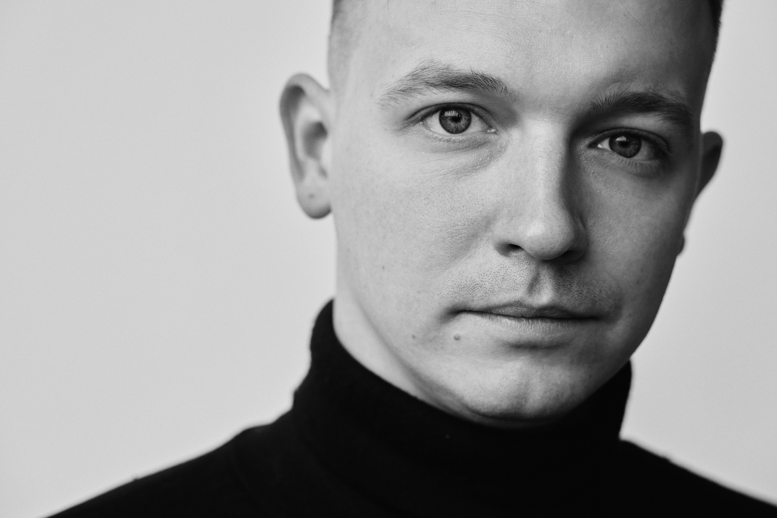 FORBES № 256. Коммерческий и рекламный фотограф в Москве Никита Сурков