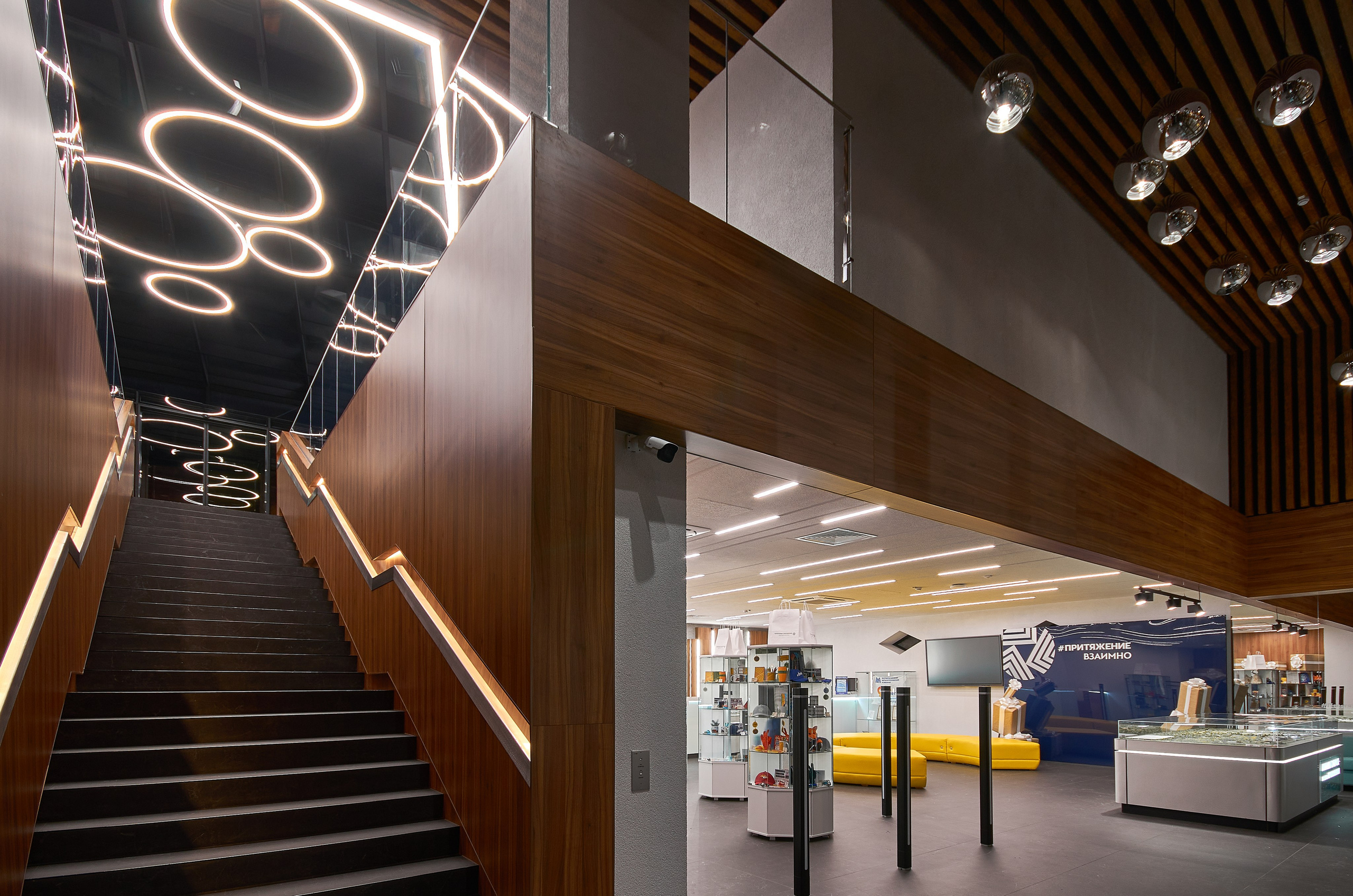 Информационный центр, Притяжение. Абросимов Лев интерьерный и архитектурный фотограф