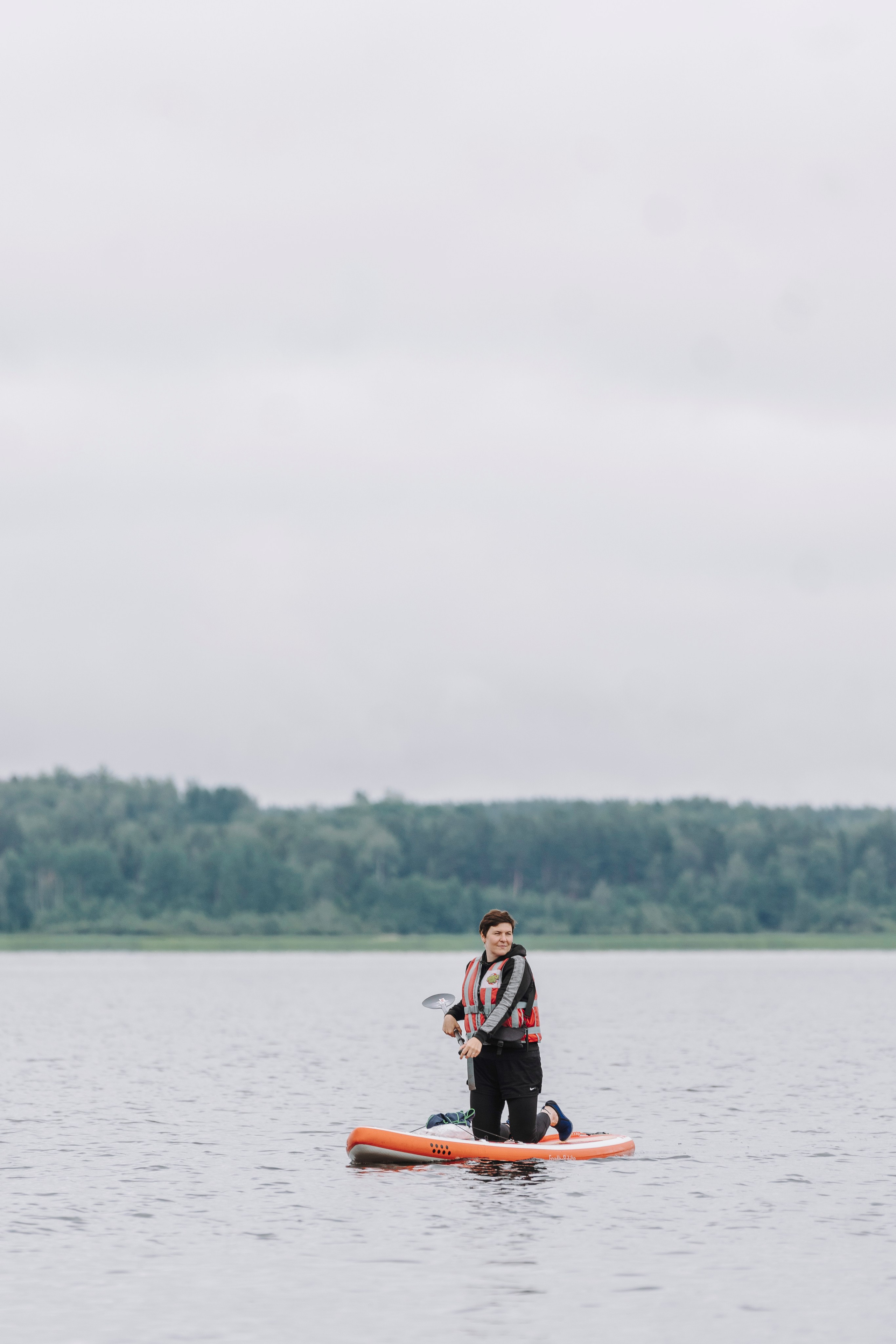 Катание на сапах с собаками. Фотограф анималист в Спб недорого Олеся Майорова
