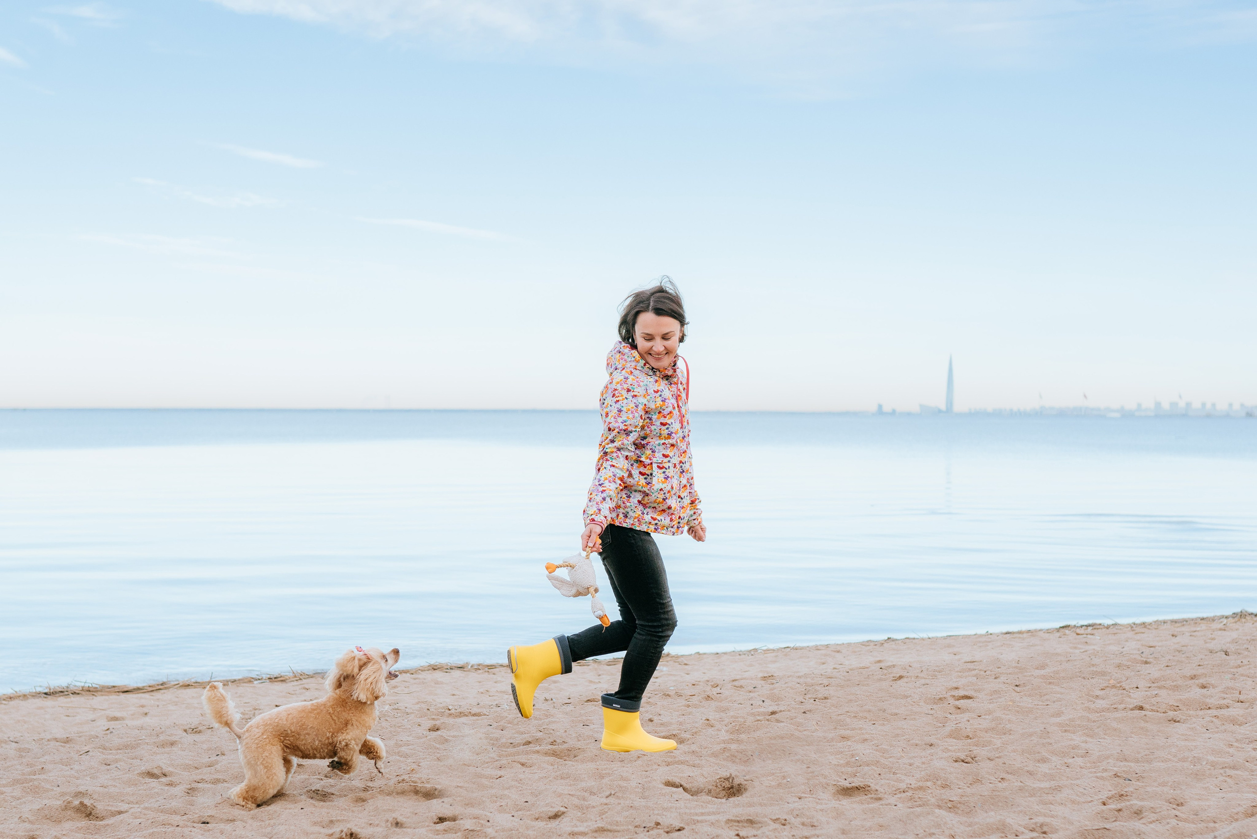Фотосессия с собакой на пляже. Фотограф анималист в Спб недорого Олеся Майорова
