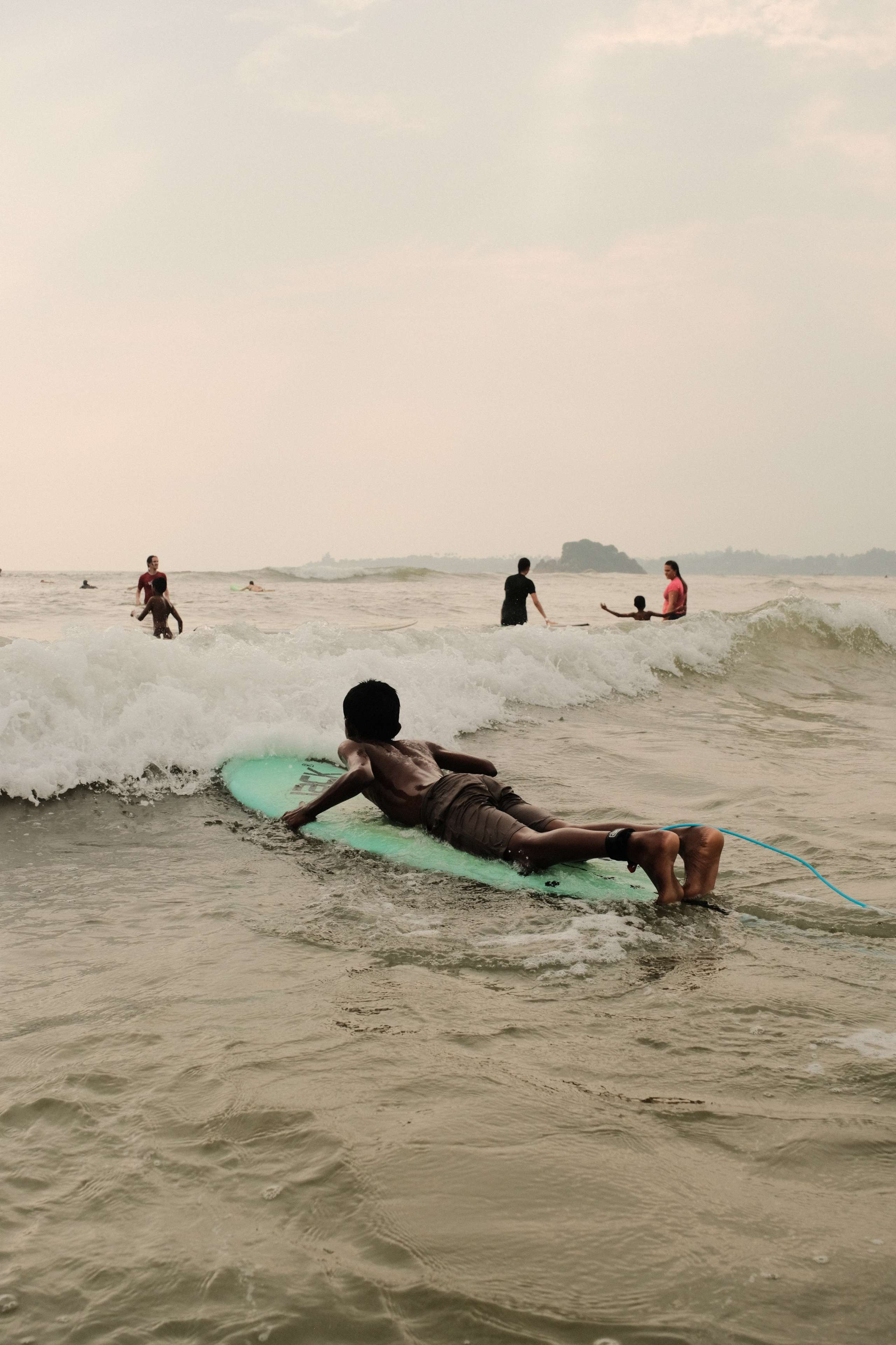 Volunteers. Creative travel photographer — Berg Daria
