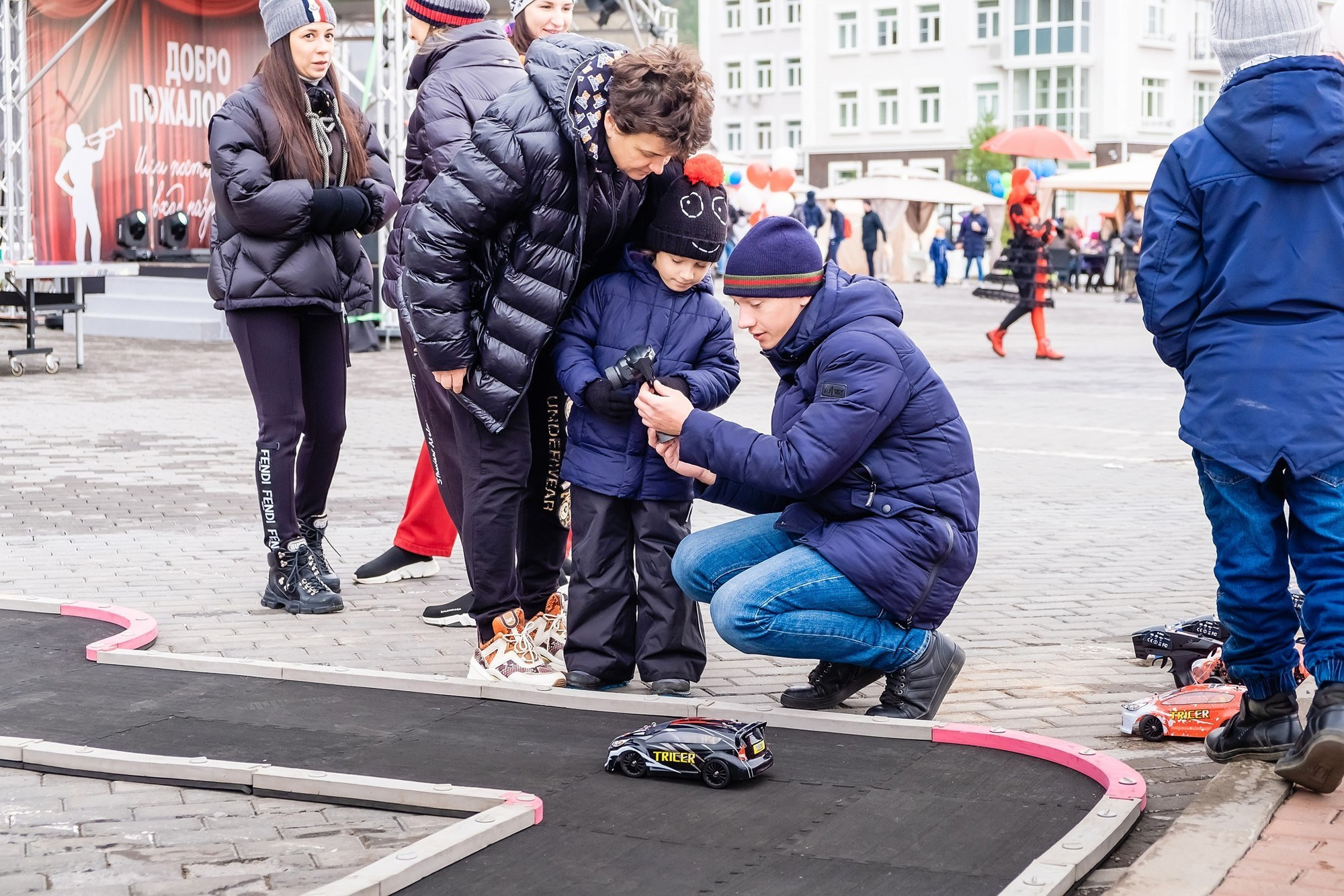 Праздник Осень в Микрорайоне удачный Красноярск