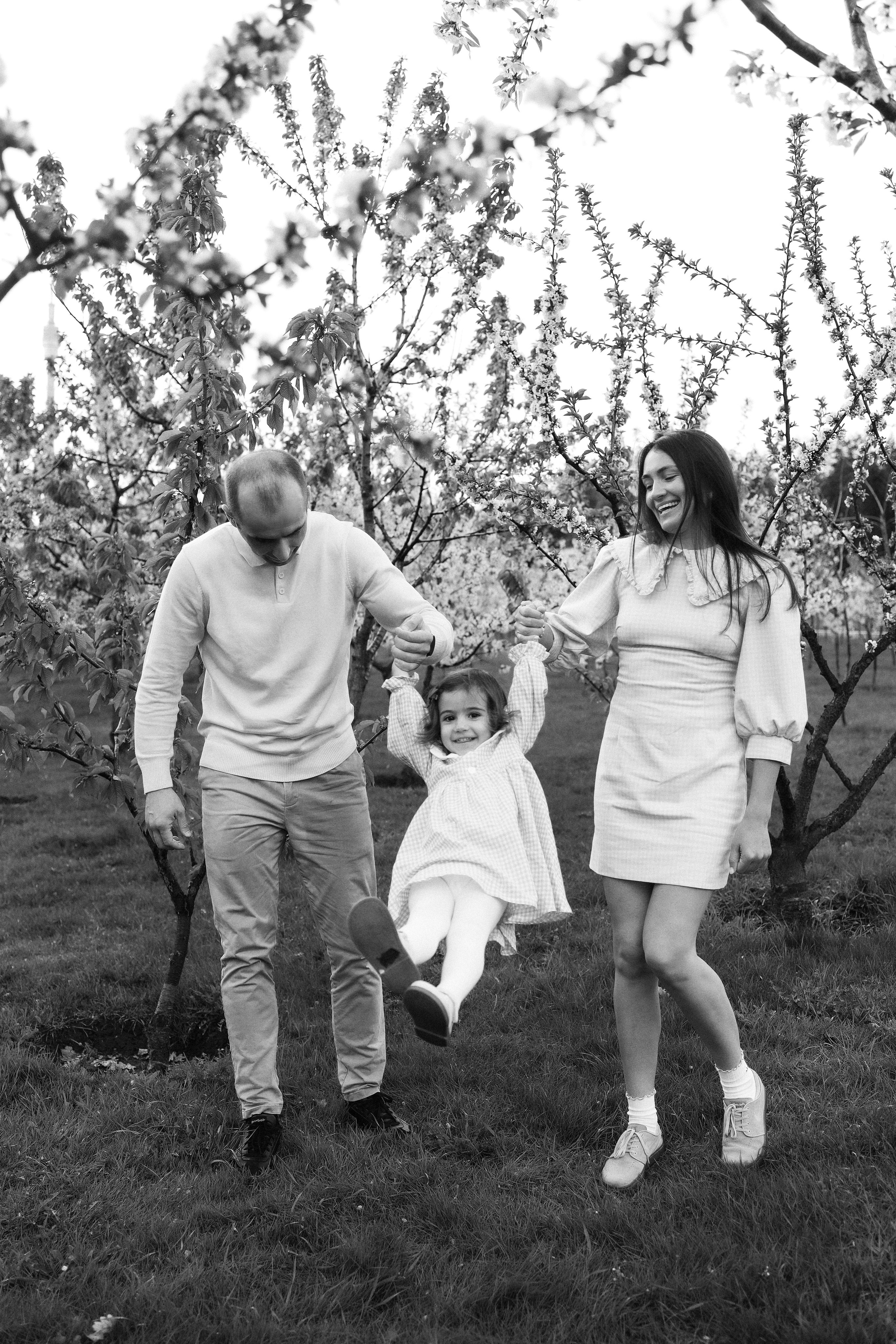 День рождения в цветущем саду. Семейный и lovestory фотограф в Москве Светлана Коняхина