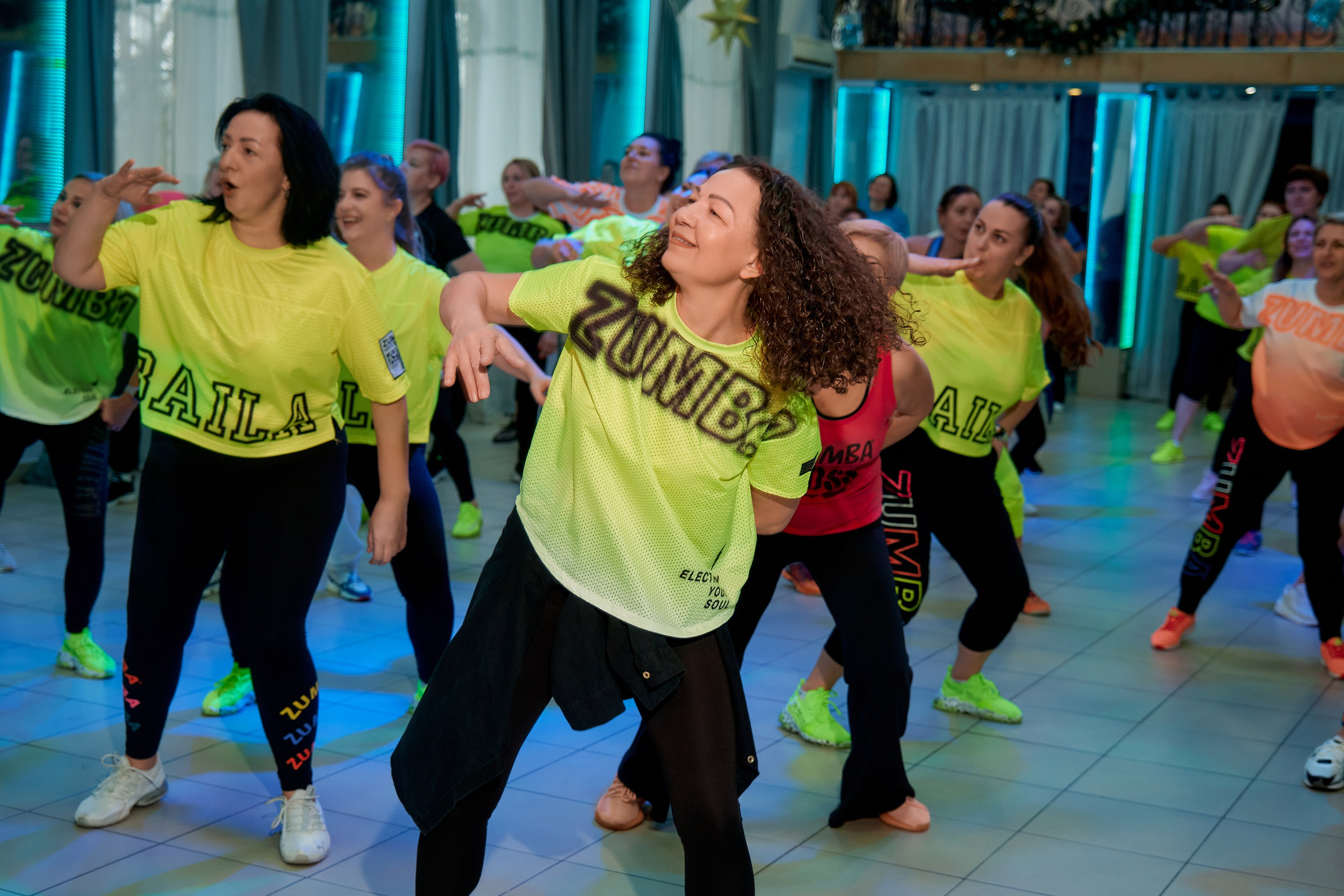 Благотворительная тренировка ЗУМБА. Арт-кафе «Чайка». Фотограф Таганрог Анна Трайжон