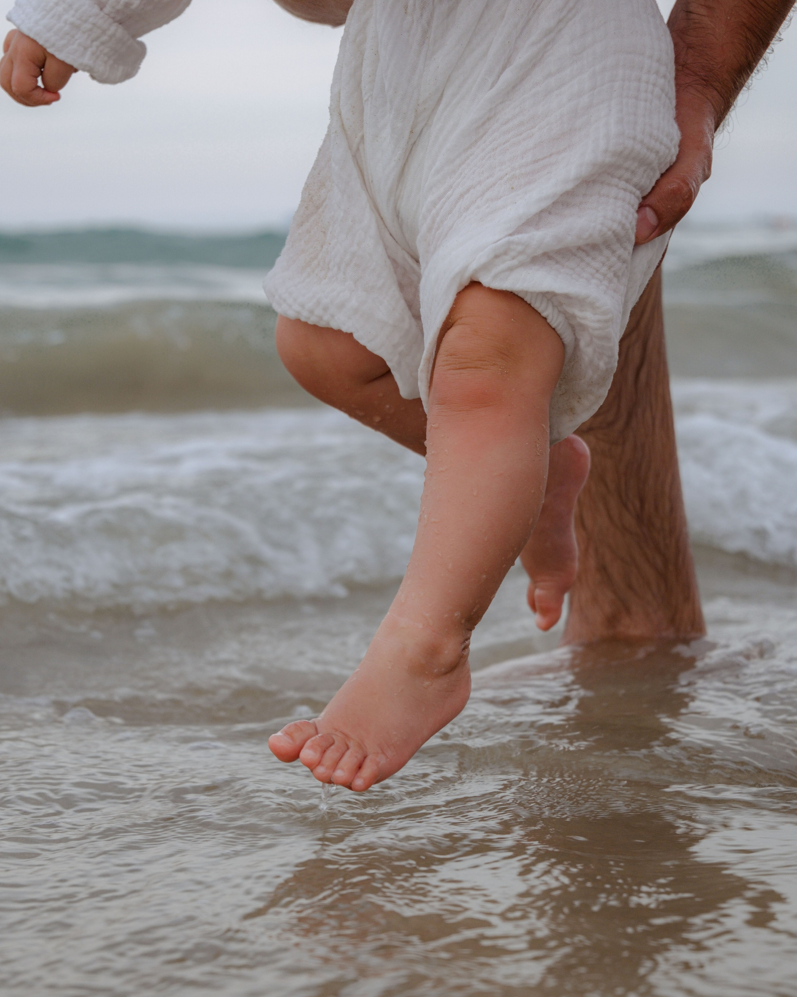 Mother and daughters. Portrait photographer Nha Trang | Julia Meshanina
