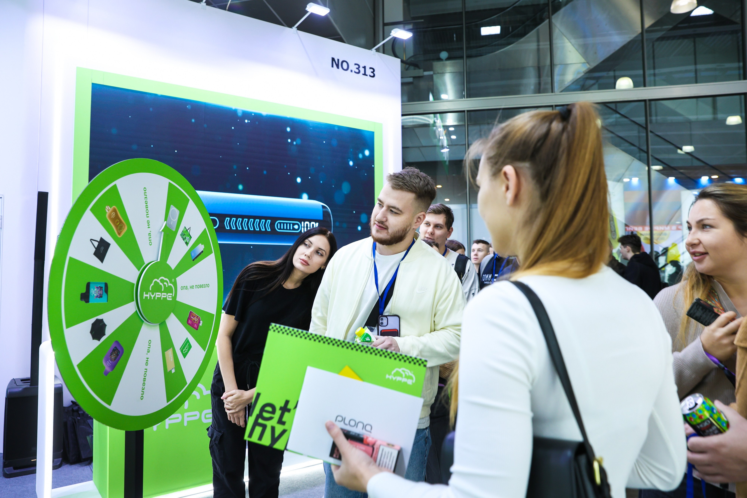 Стенд Hyppe на Vape Club Show. Фотограф Дарья Попова