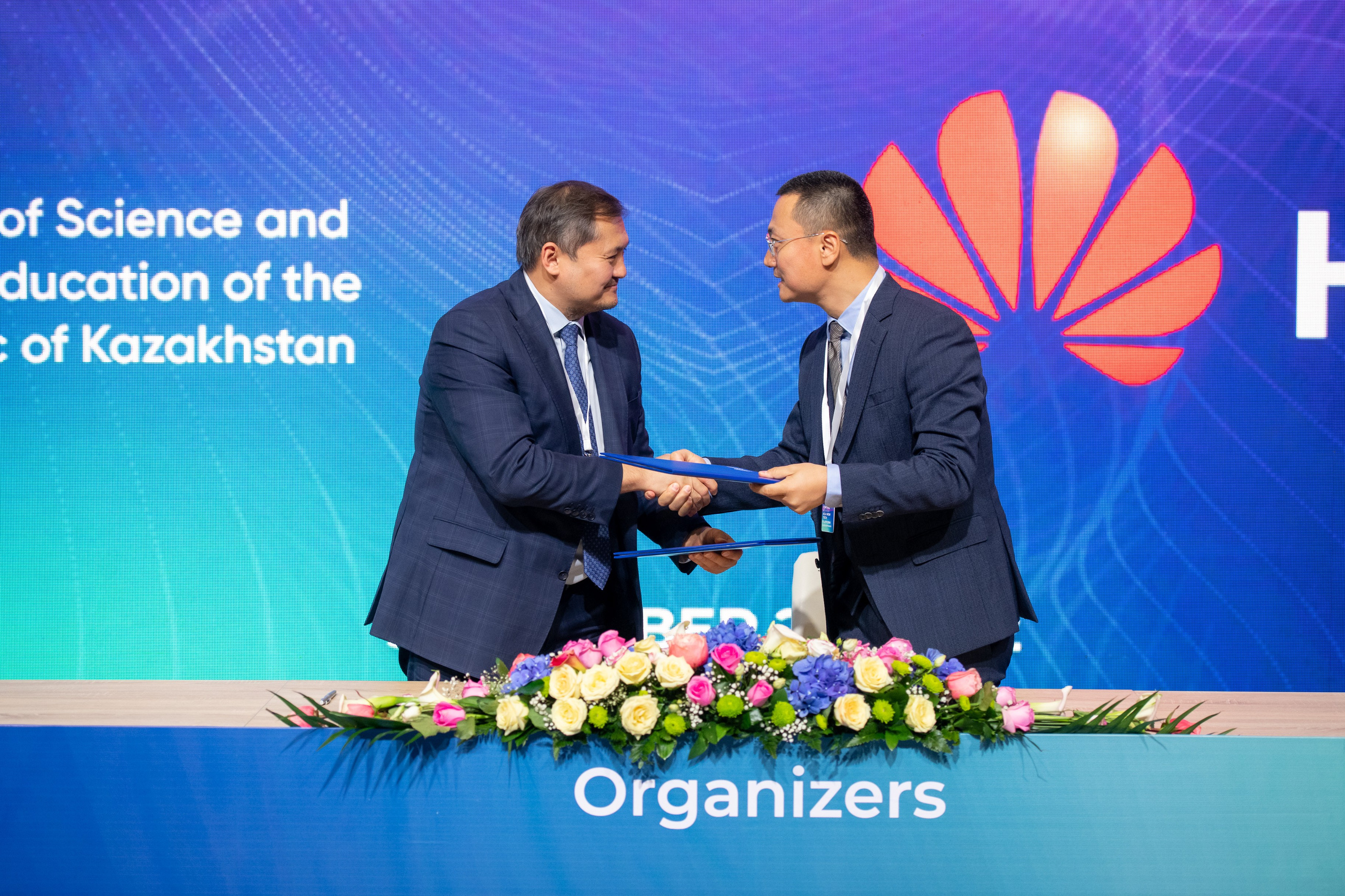 Деловой репортаж. Профессиональный фотограф в Алматы Влад Семёнов